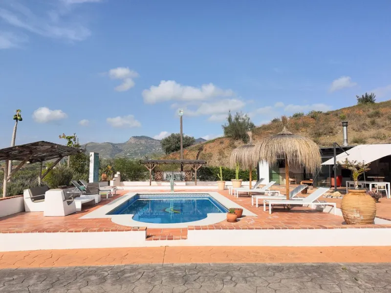 House - Detached Villa в продаже в Alora, Málaga. В доме 6 спален и 5 ванных комнат. Площадь дома 226 м²