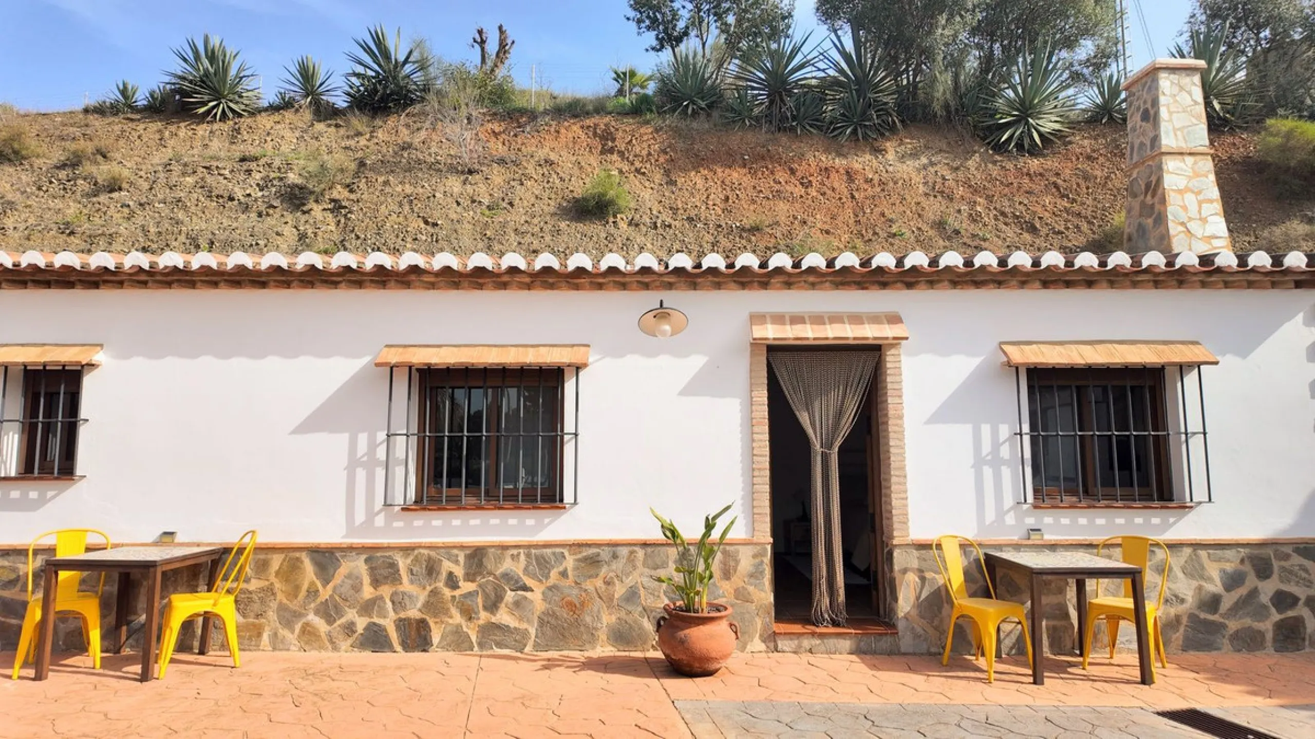House - Detached Villa в продаже в Alora, Málaga. В доме 6 спален и 5 ванных комнат. Площадь дома 226 м²