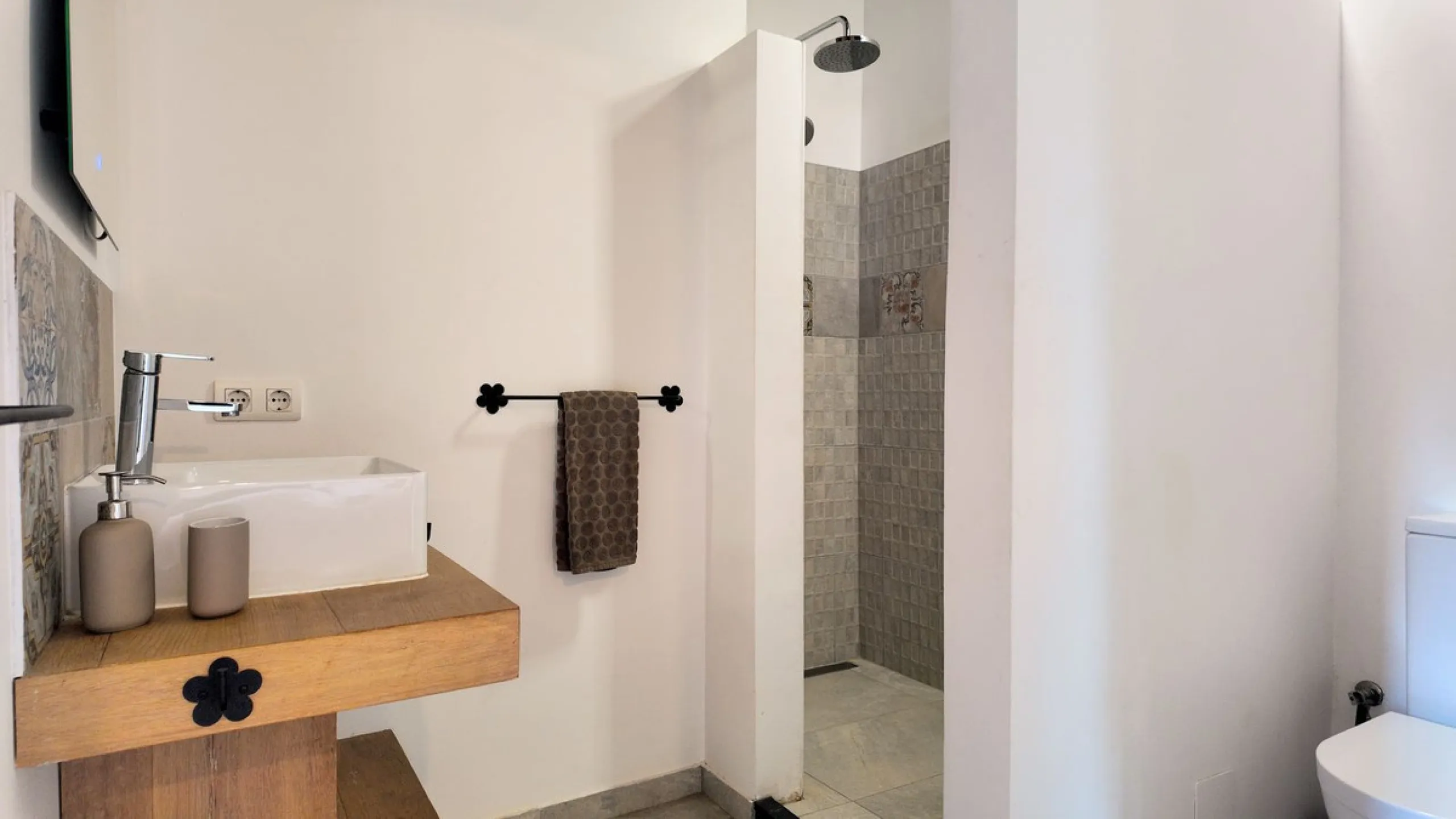 House - Detached Villa в продаже в Alora, Málaga. В доме 6 спален и 5 ванных комнат. Площадь дома 226 м²