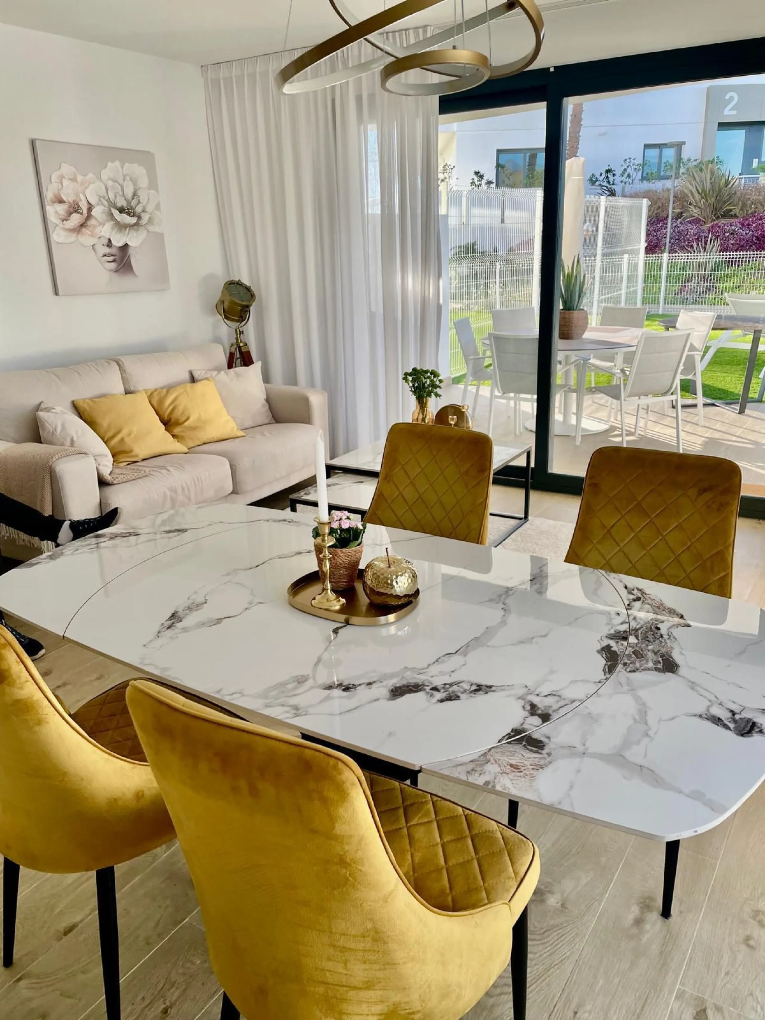 Excellent ground floor corner apartment with a good layout in a recently built complex.