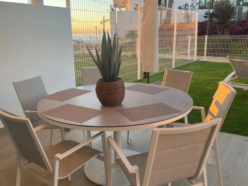 Excellent ground floor corner apartment with a good layout in a recently built complex.