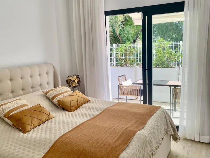 Excellent ground floor corner apartment with a good layout in a recently built complex.