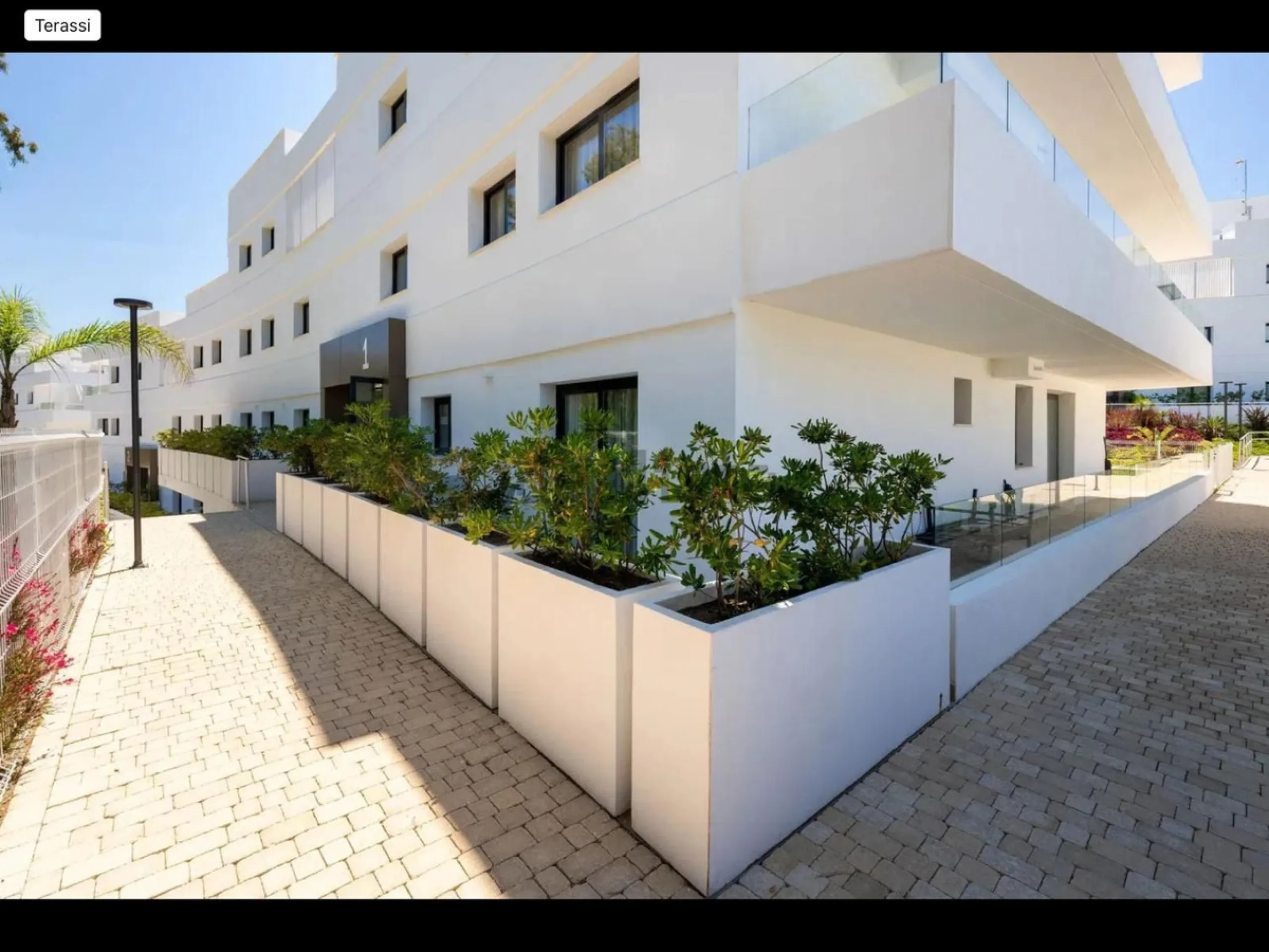 Excellent ground floor corner apartment with a good layout in a recently built complex.