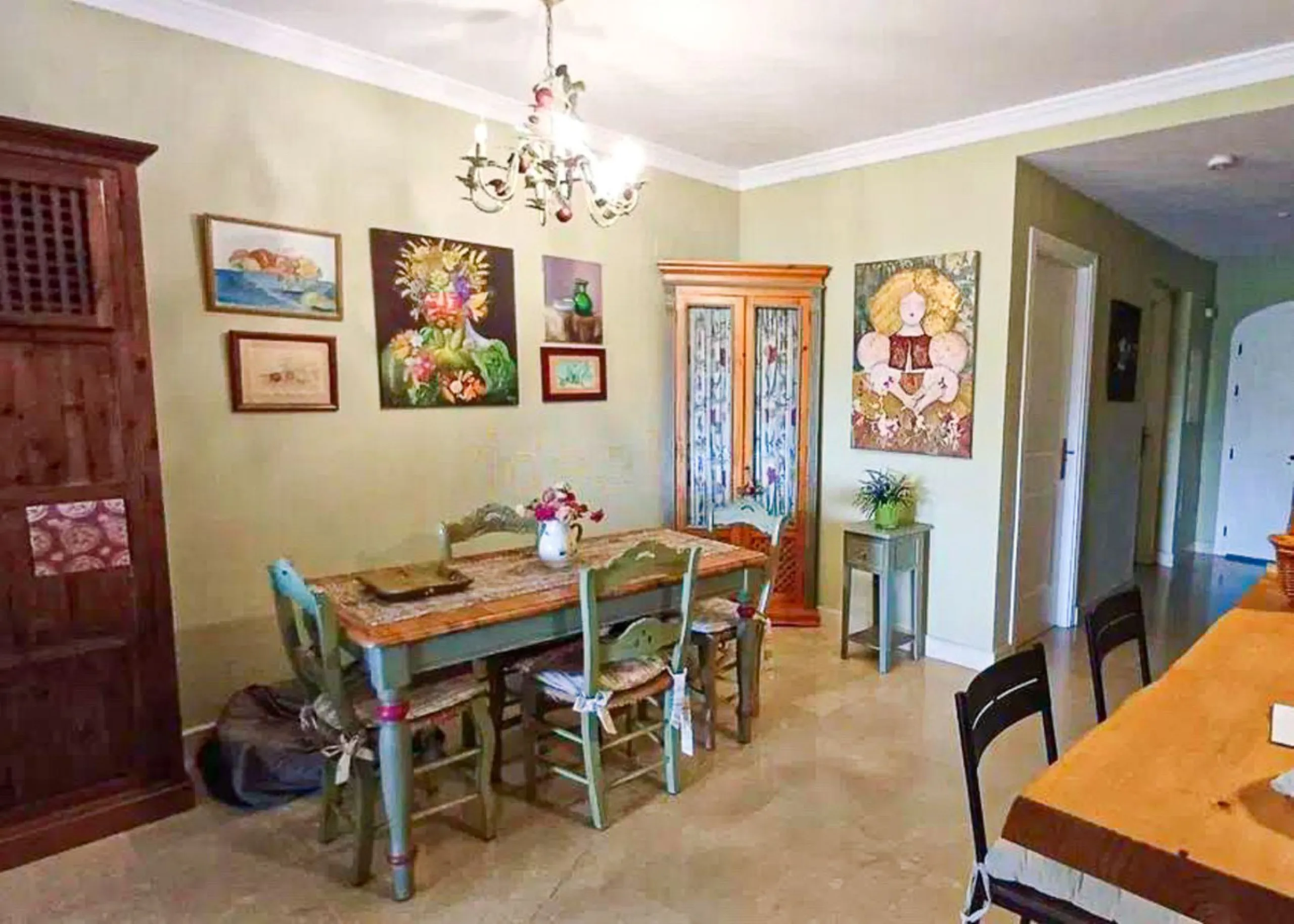 Apartment - Ground Floor Apartment в продаже в Marbella, Málaga. В доме 2 спален и 2 ванных комнат. Площадь дома 100 м²