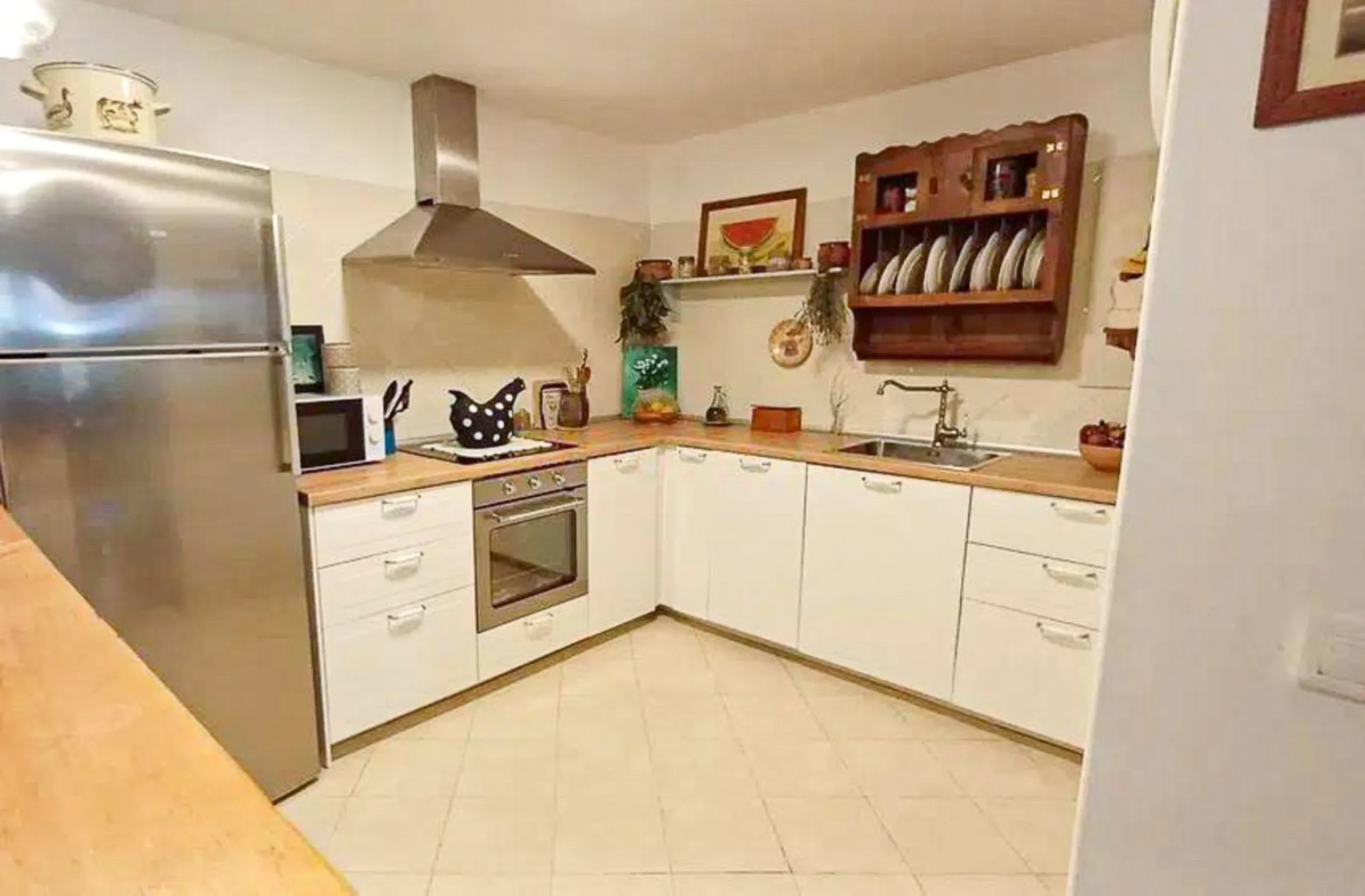 Apartment - Ground Floor Apartment в продаже в Marbella, Málaga. В доме 2 спален и 2 ванных комнат. Площадь дома 100 м²