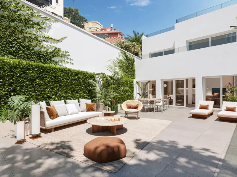 Located in a quiet and peaceful residential area in the east of Málaga, this exclusive property is ideal for those seeking a relaxed environment without giving up proximity to the city center. Monte Sancha stands out for its residential character, serene 