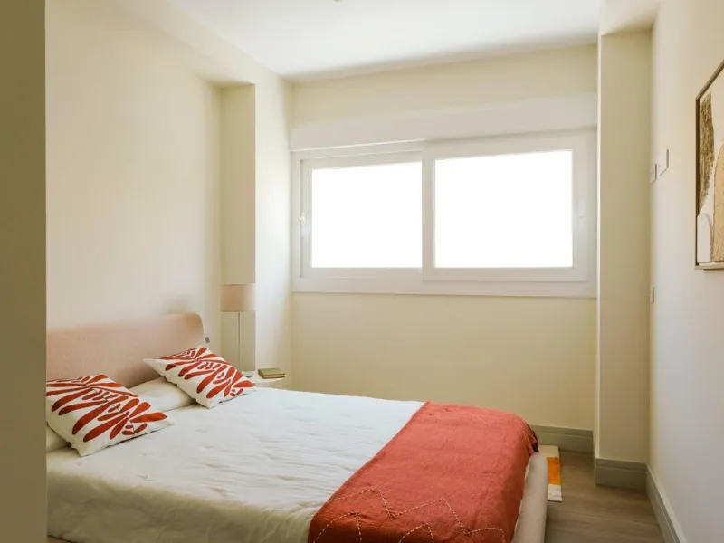 Located in a quiet and peaceful residential area in the east of Málaga, this exclusive property is ideal for those seeking a relaxed environment without giving up proximity to the city center. Monte Sancha stands out for its residential character, serene 