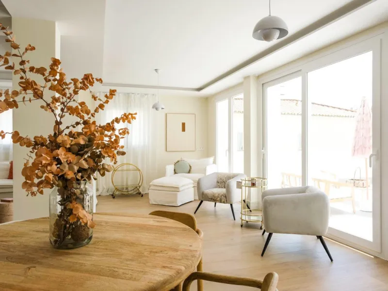 Located in a quiet and peaceful residential area in the east of Málaga, this exclusive property is ideal for those seeking a relaxed environment without giving up proximity to the city center. Monte Sancha stands out for its residential character, serene 