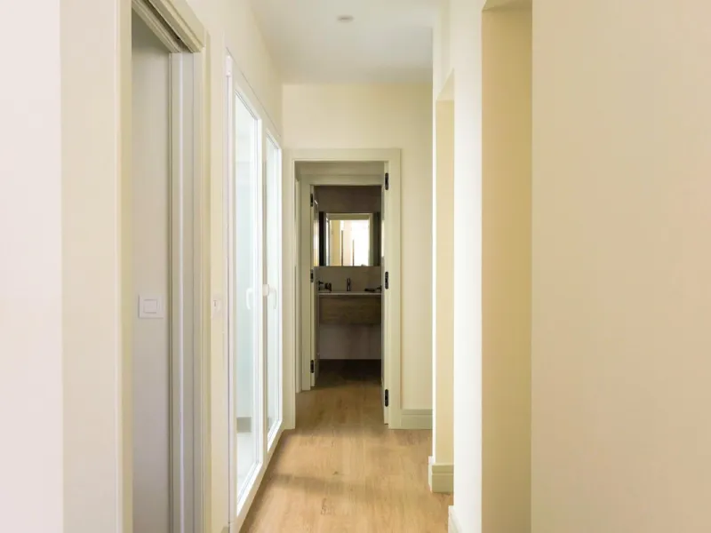 Located in a quiet and peaceful residential area in the east of Málaga, this exclusive property is ideal for those seeking a relaxed environment without giving up proximity to the city center. Monte Sancha stands out for its residential character, serene 