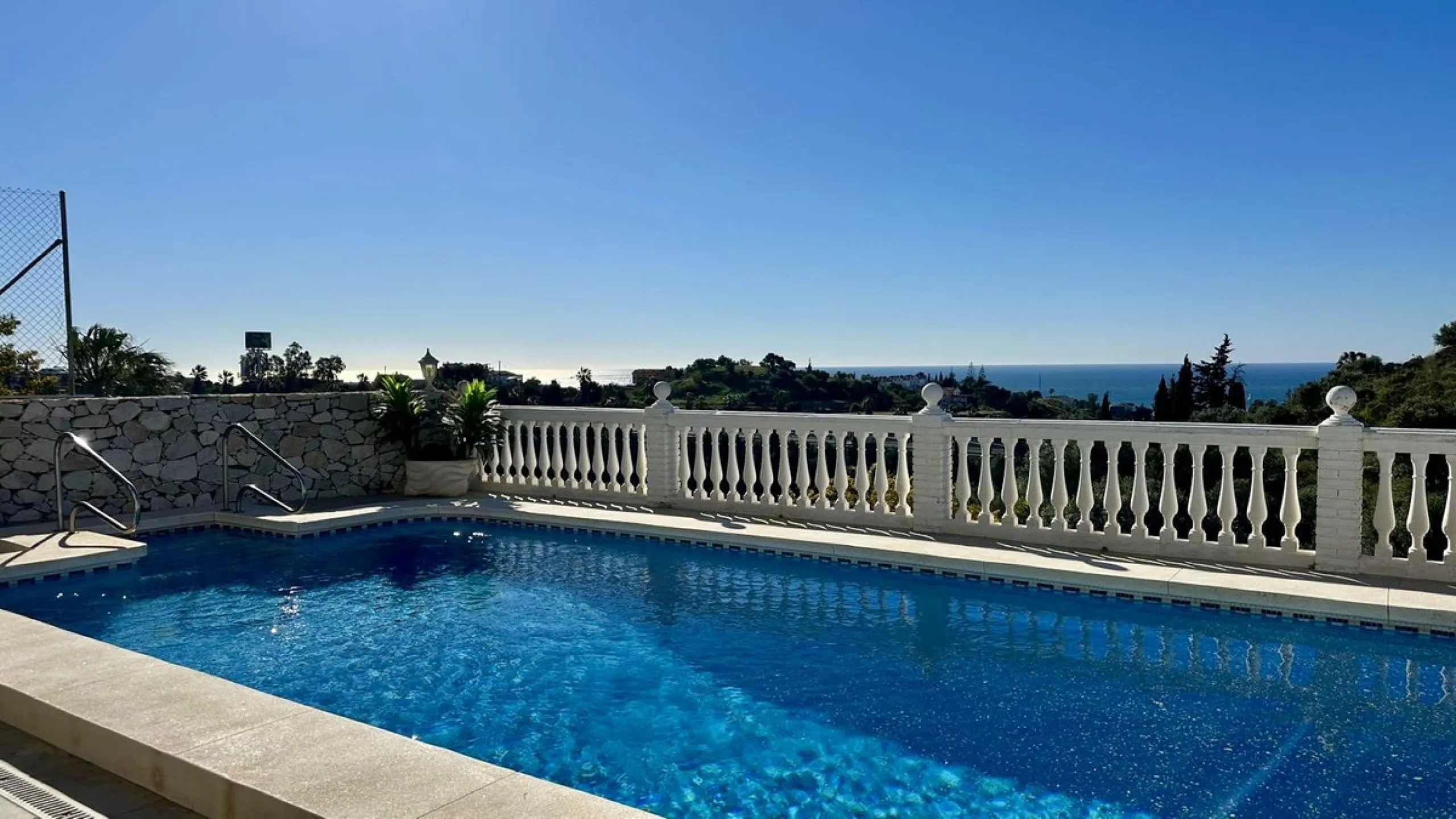 Villa with sea views in Mijas – a short drive from Fuengirola