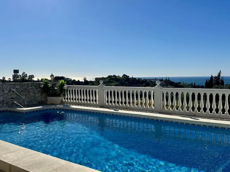 Villa with sea views in Mijas – a short drive from Fuengirola