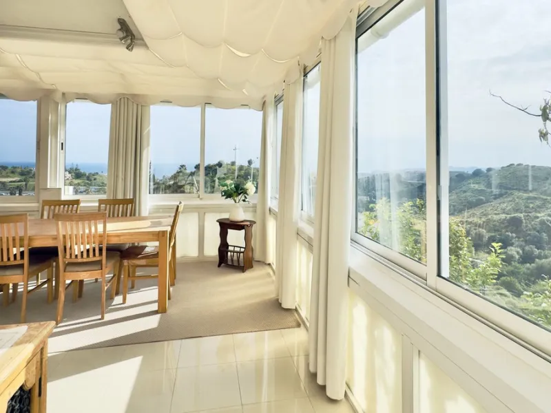 Villa with sea views in Mijas – a short drive from Fuengirola