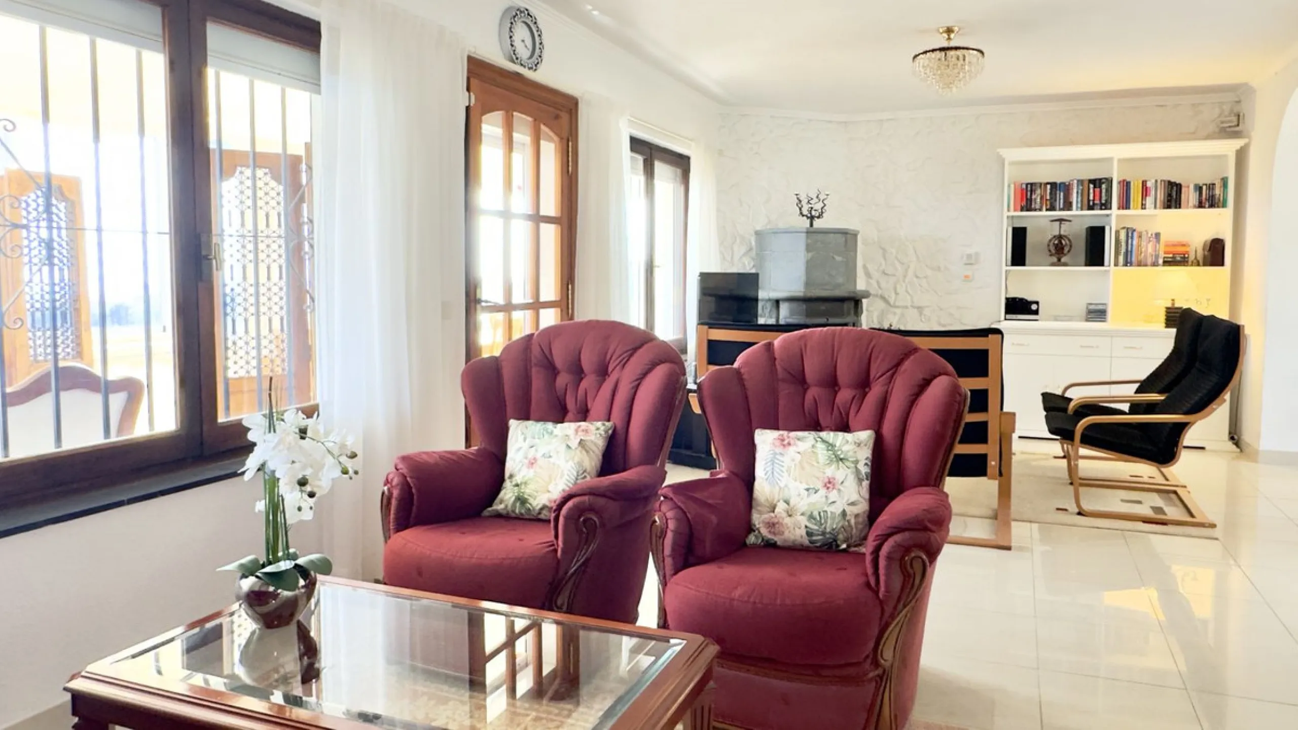 Villa with sea views in Mijas – a short drive from Fuengirola