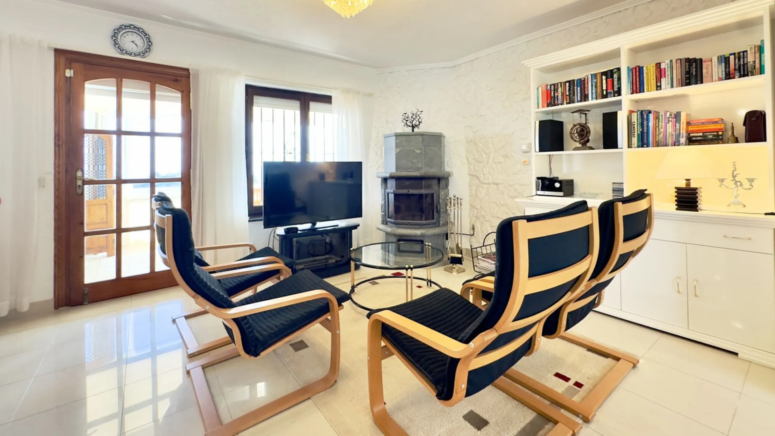 Villa with sea views in Mijas – a short drive from Fuengirola