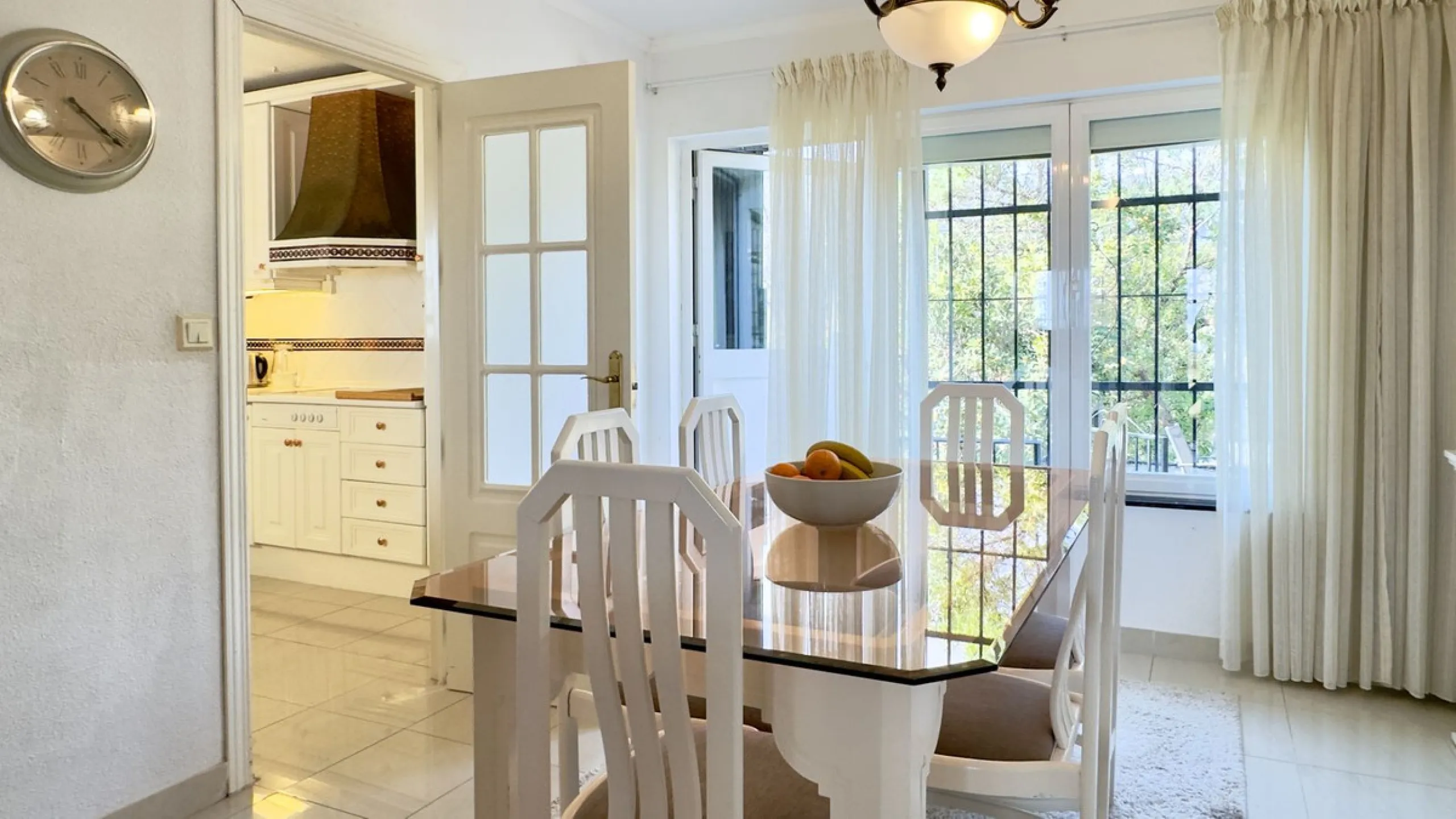 Villa with sea views in Mijas – a short drive from Fuengirola