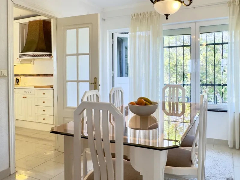 Villa with sea views in Mijas – a short drive from Fuengirola