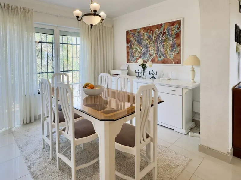 Villa with sea views in Mijas – a short drive from Fuengirola