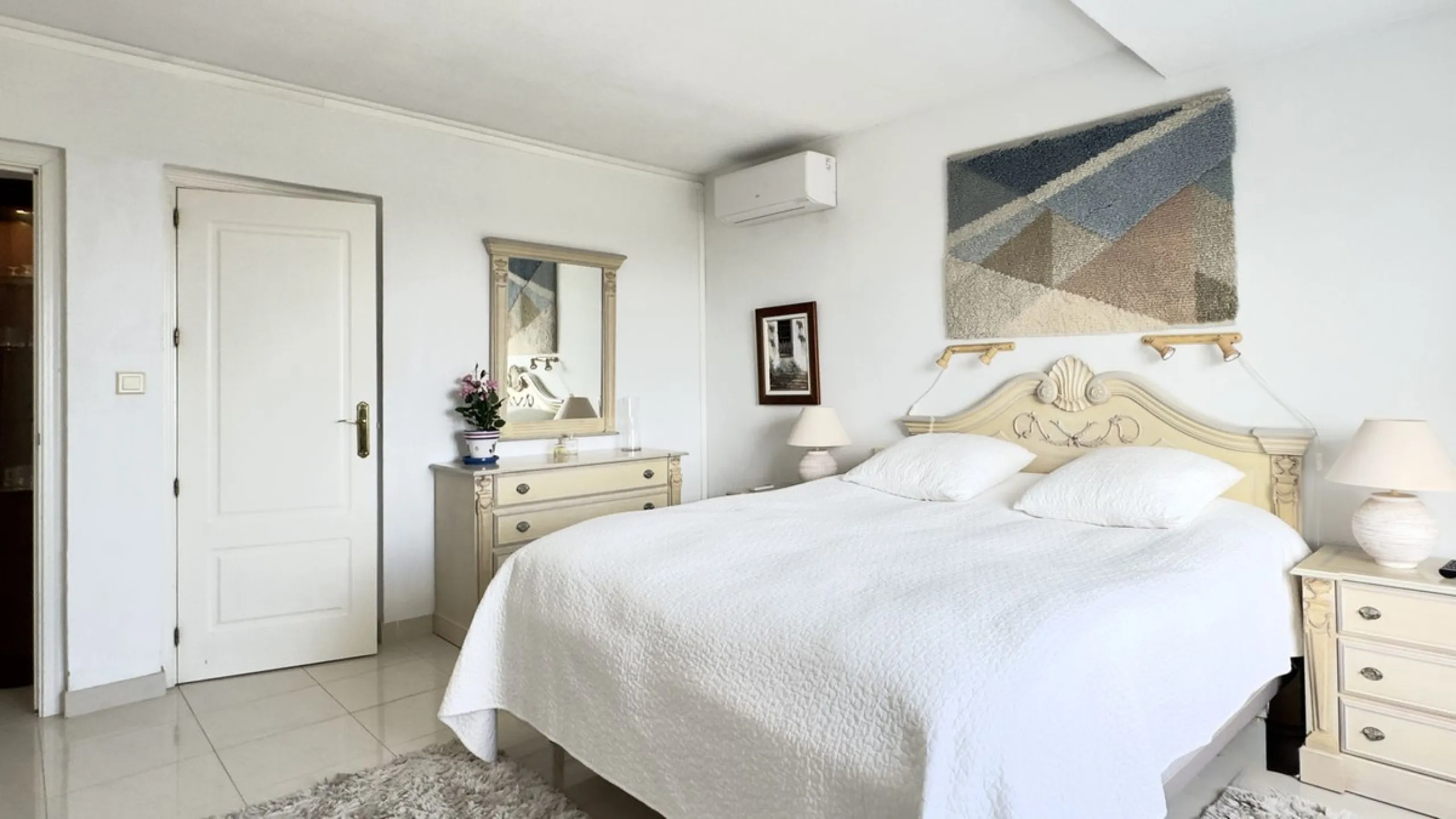Villa with sea views in Mijas – a short drive from Fuengirola