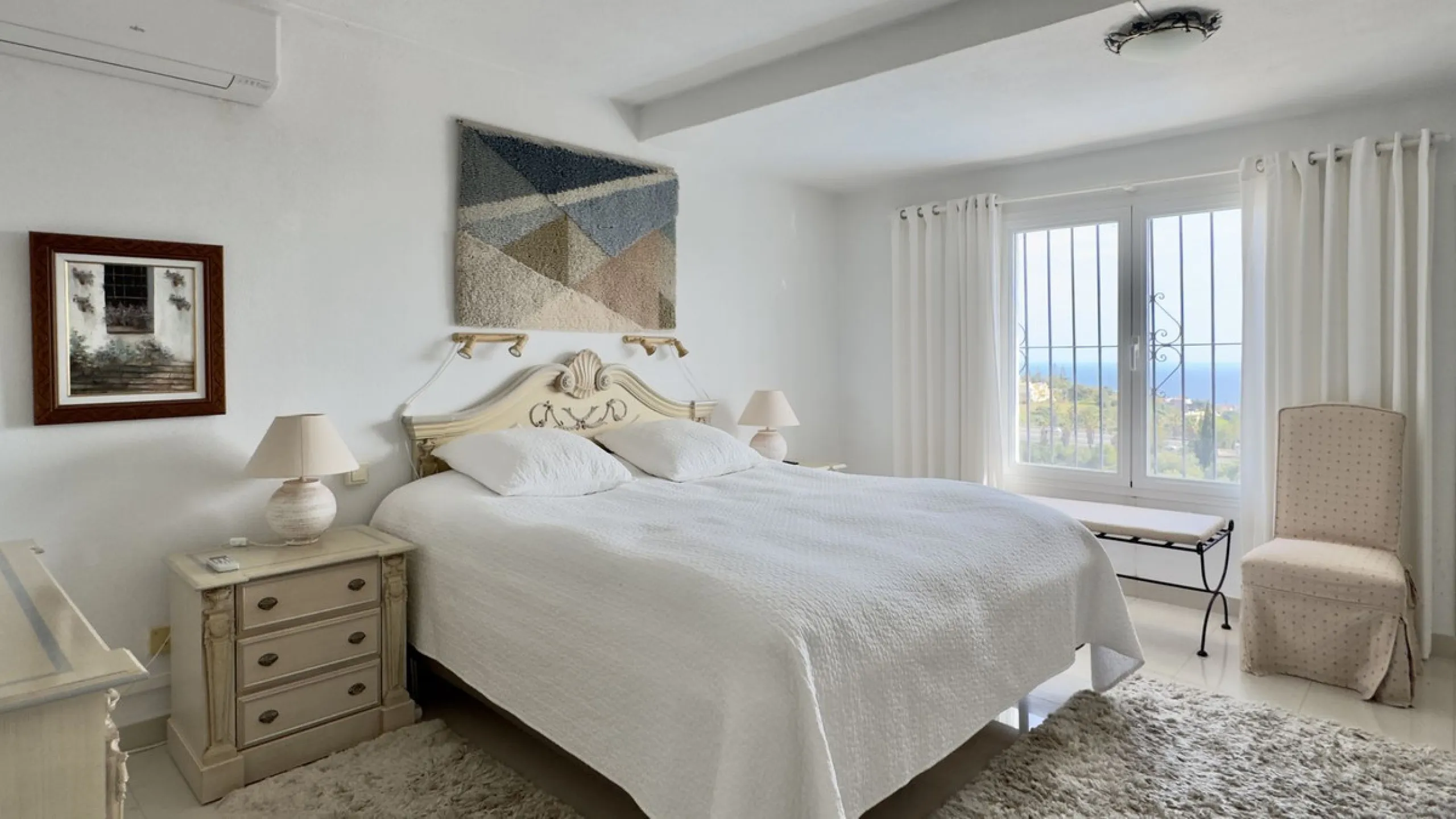 Villa with sea views in Mijas – a short drive from Fuengirola