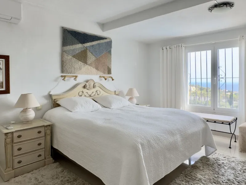 Villa with sea views in Mijas – a short drive from Fuengirola