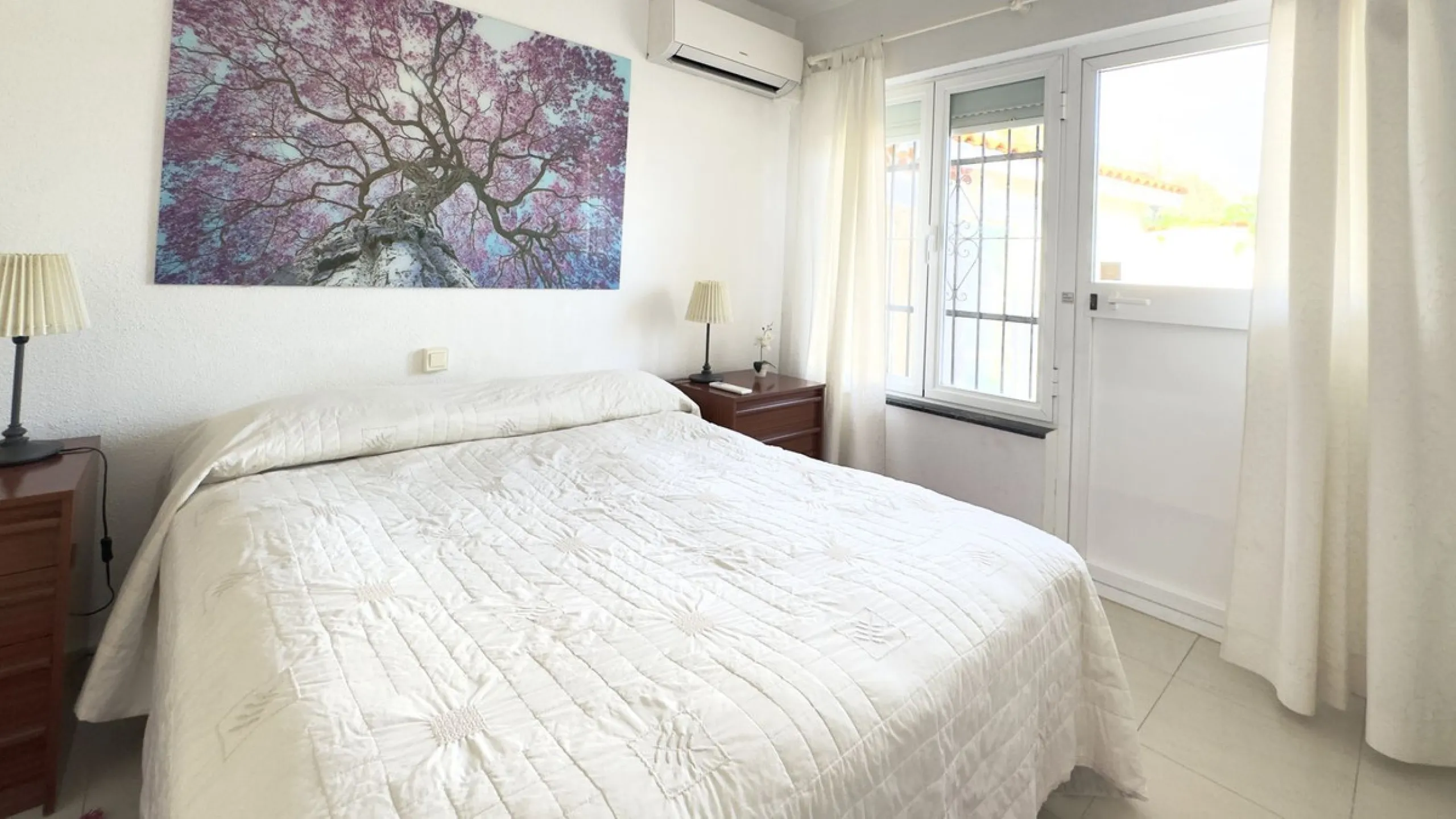 Villa with sea views in Mijas – a short drive from Fuengirola
