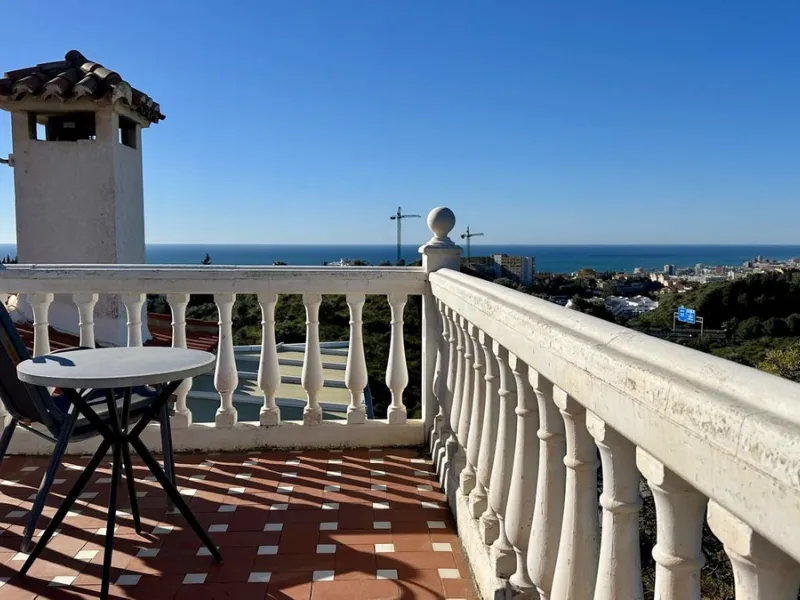Villa with sea views in Mijas – a short drive from Fuengirola
