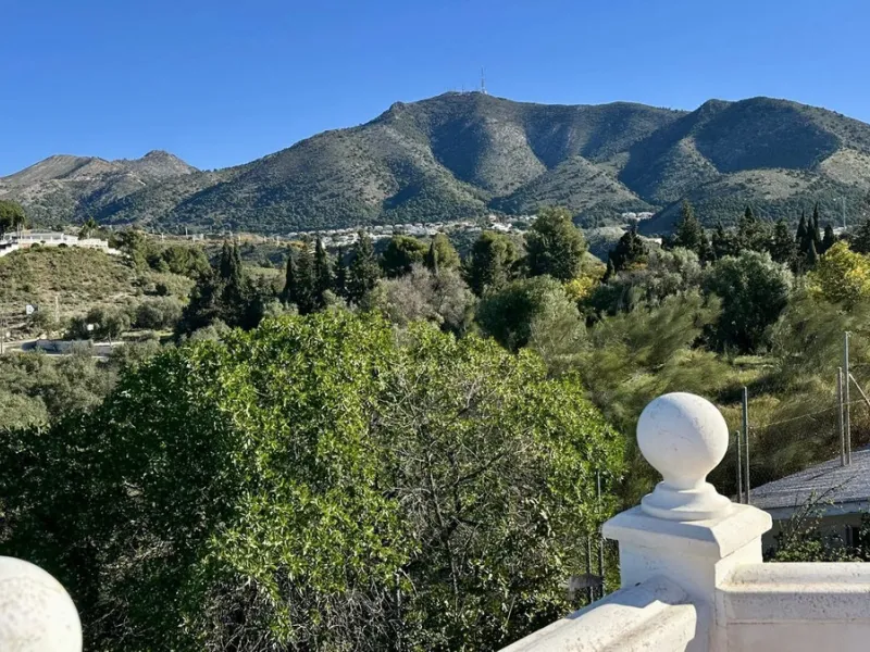 Villa with sea views in Mijas – a short drive from Fuengirola