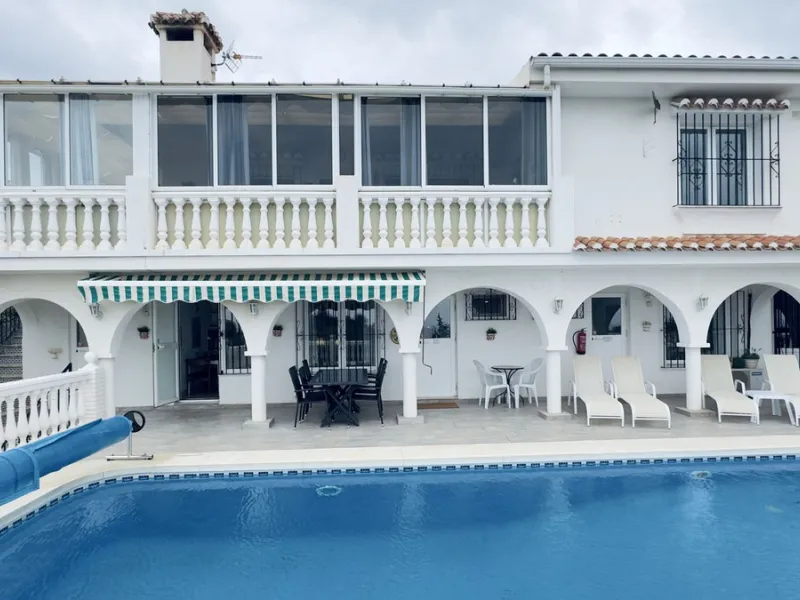 Villa with sea views in Mijas – a short drive from Fuengirola