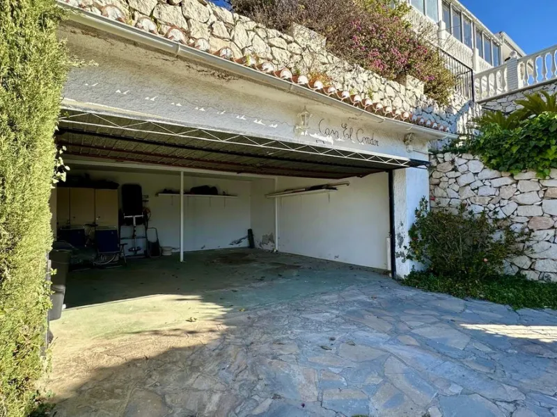 Villa with sea views in Mijas – a short drive from Fuengirola