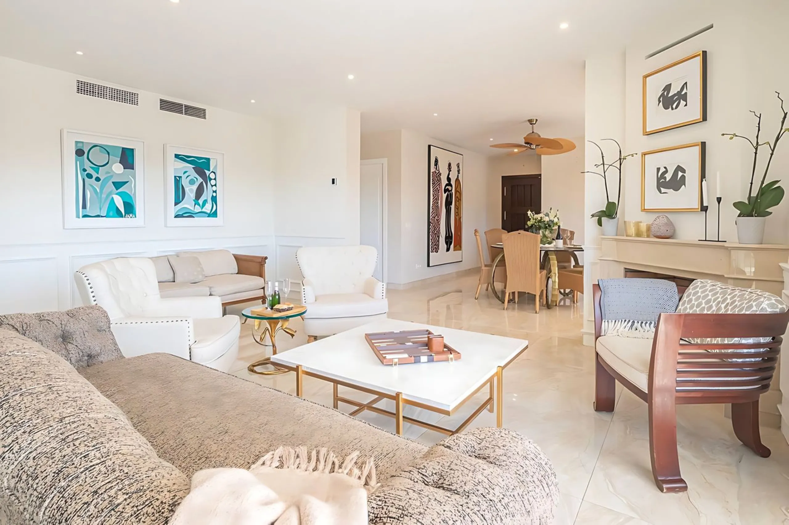 Villa Las Brisas is an immaculately presented detached villa located in the sought-after area of Paraiso Alto, offering a perfect blend of privacy, comfort, and contemporary family living.