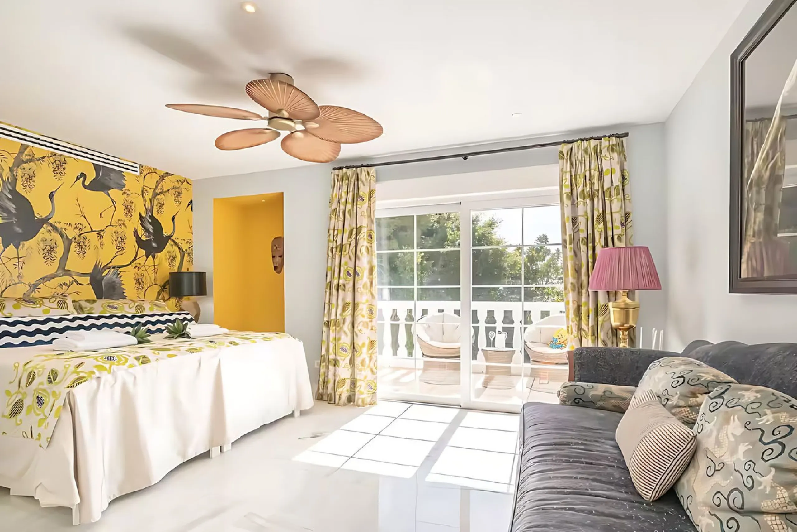 Villa Las Brisas is an immaculately presented detached villa located in the sought-after area of Paraiso Alto, offering a perfect blend of privacy, comfort, and contemporary family living.