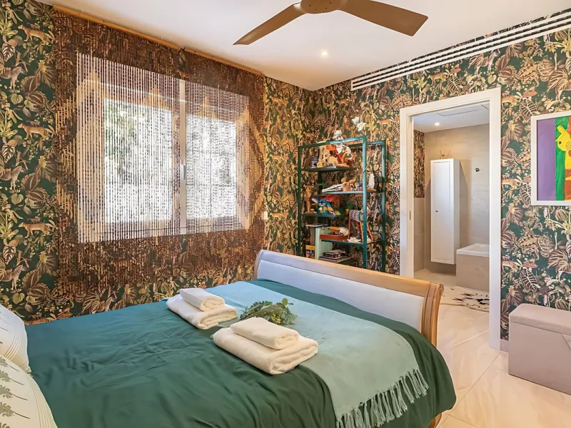 Villa Las Brisas is an immaculately presented detached villa located in the sought-after area of Paraiso Alto, offering a perfect blend of privacy, comfort, and contemporary family living.
