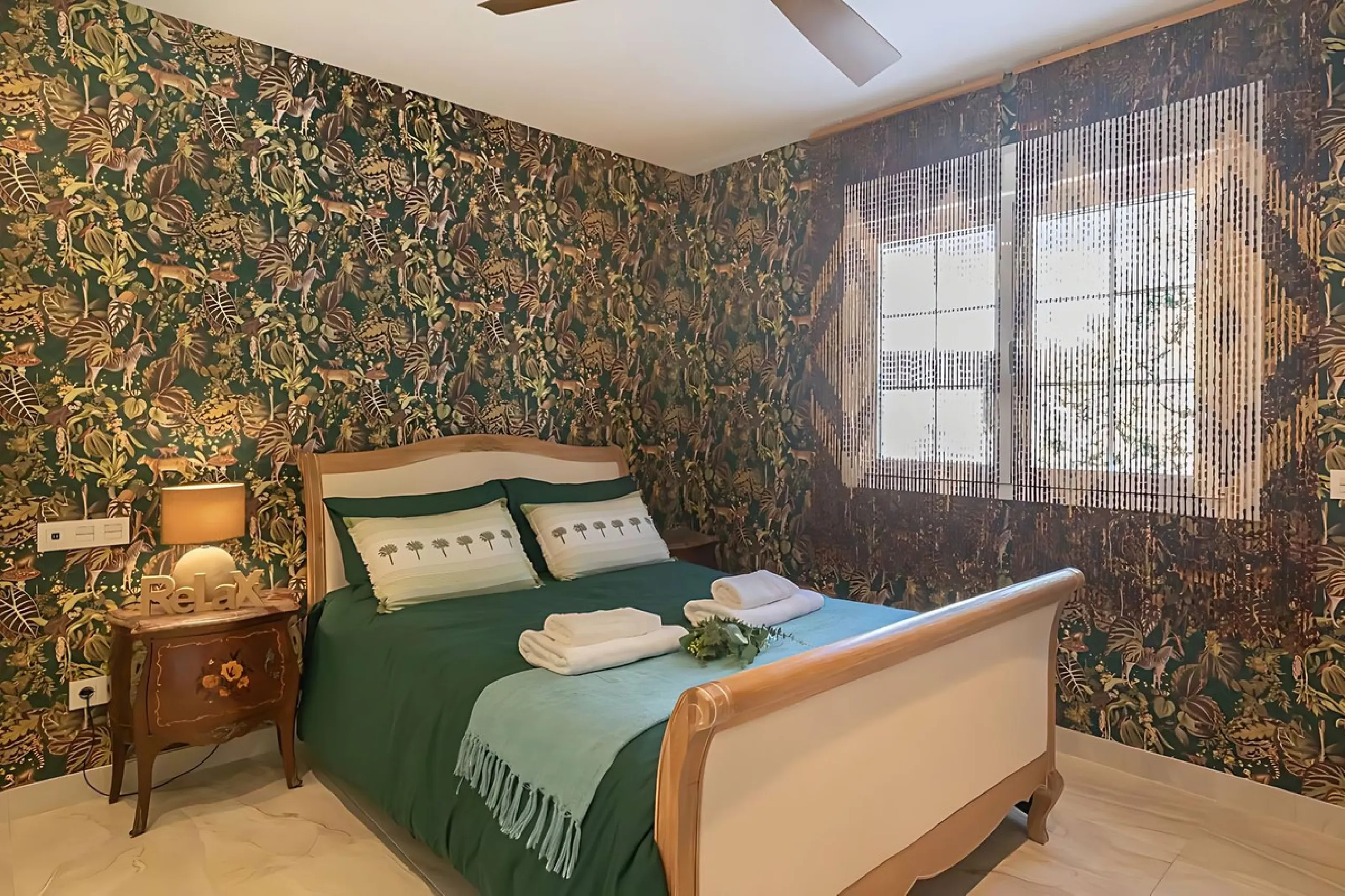Villa Las Brisas is an immaculately presented detached villa located in the sought-after area of Paraiso Alto, offering a perfect blend of privacy, comfort, and contemporary family living.