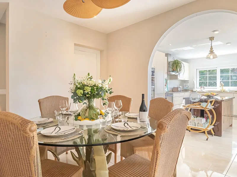 Villa Las Brisas is an immaculately presented detached villa located in the sought-after area of Paraiso Alto, offering a perfect blend of privacy, comfort, and contemporary family living.