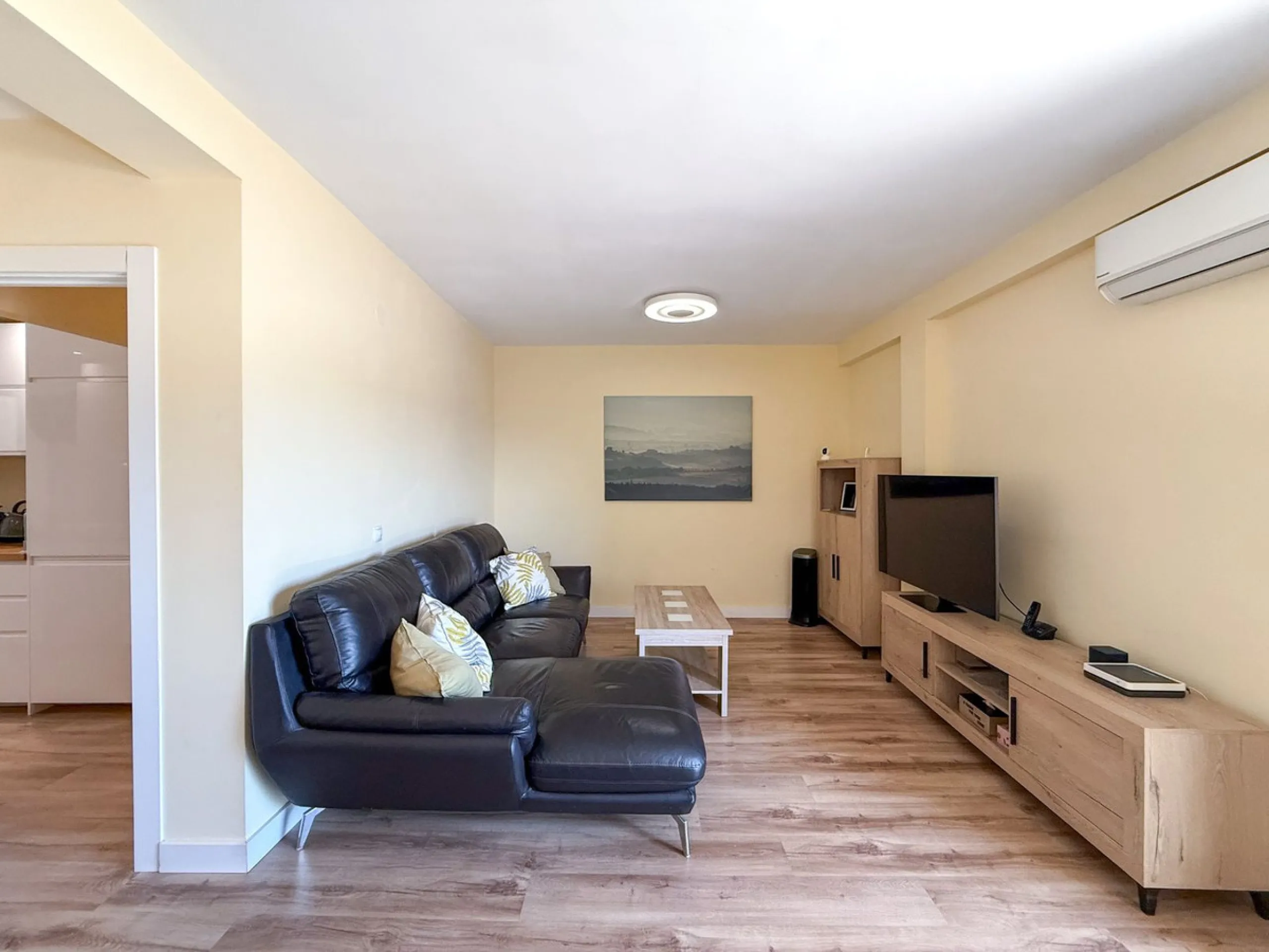 Fully Renovated Corner Apartment with Sea Views in the Heart of Arroyo de la Miel