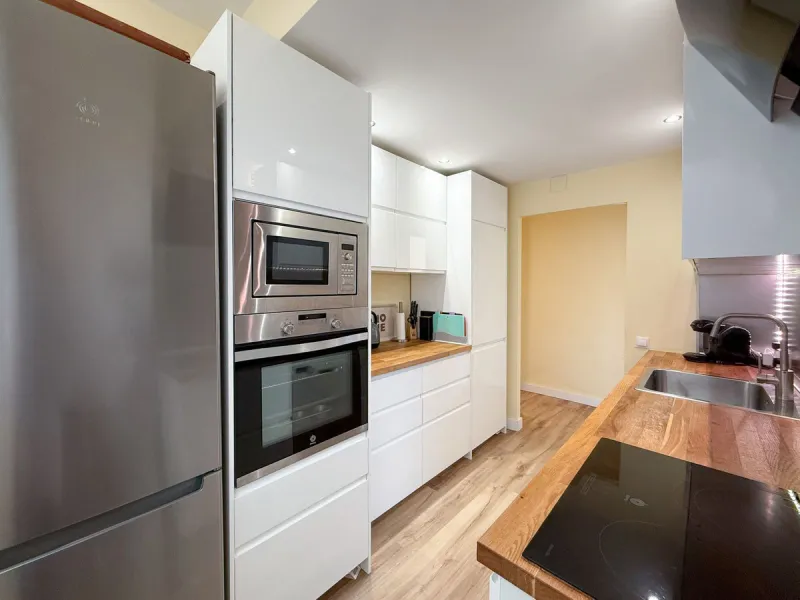 Fully Renovated Corner Apartment with Sea Views in the Heart of Arroyo de la Miel