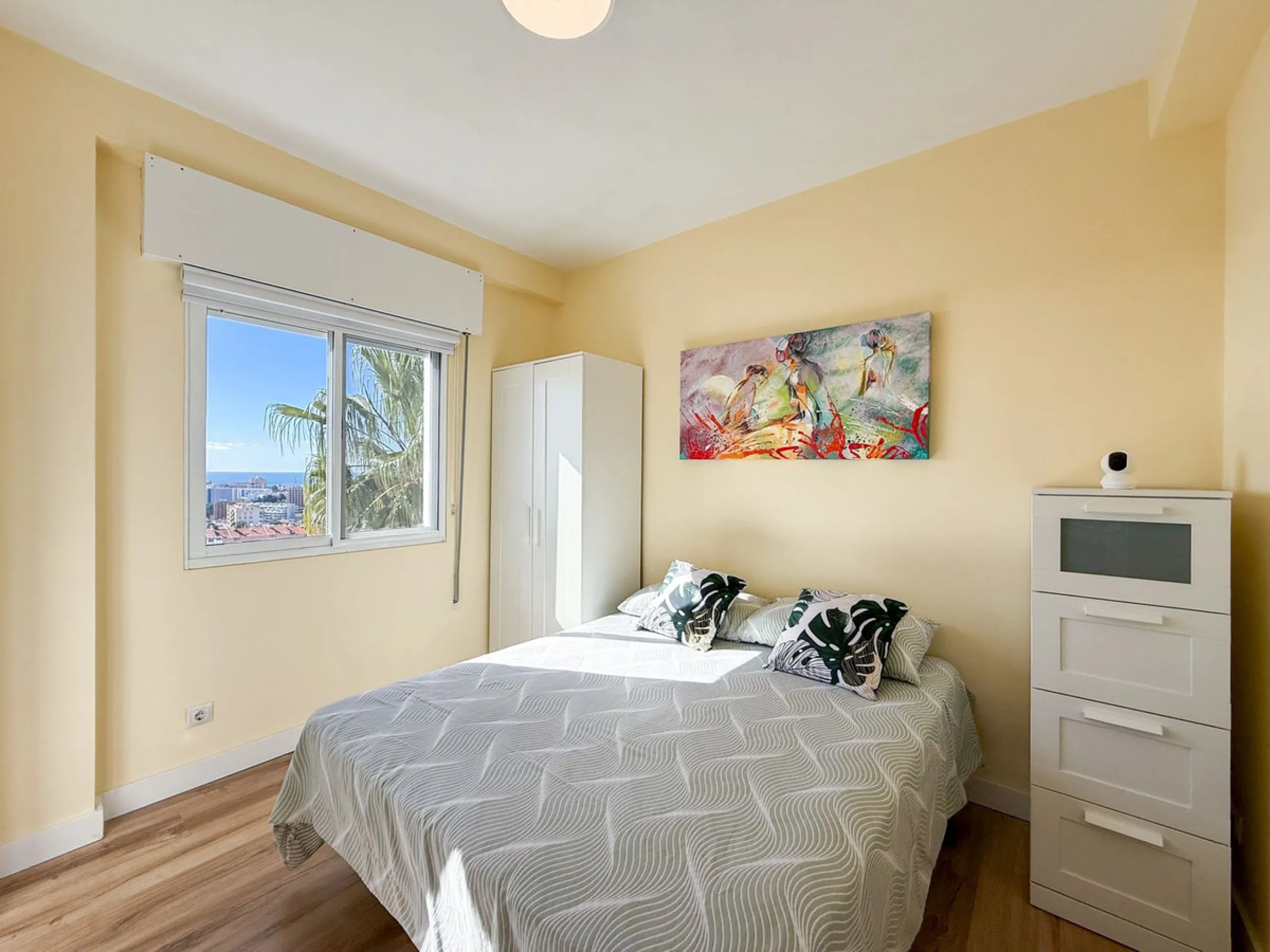 Fully Renovated Corner Apartment with Sea Views in the Heart of Arroyo de la Miel