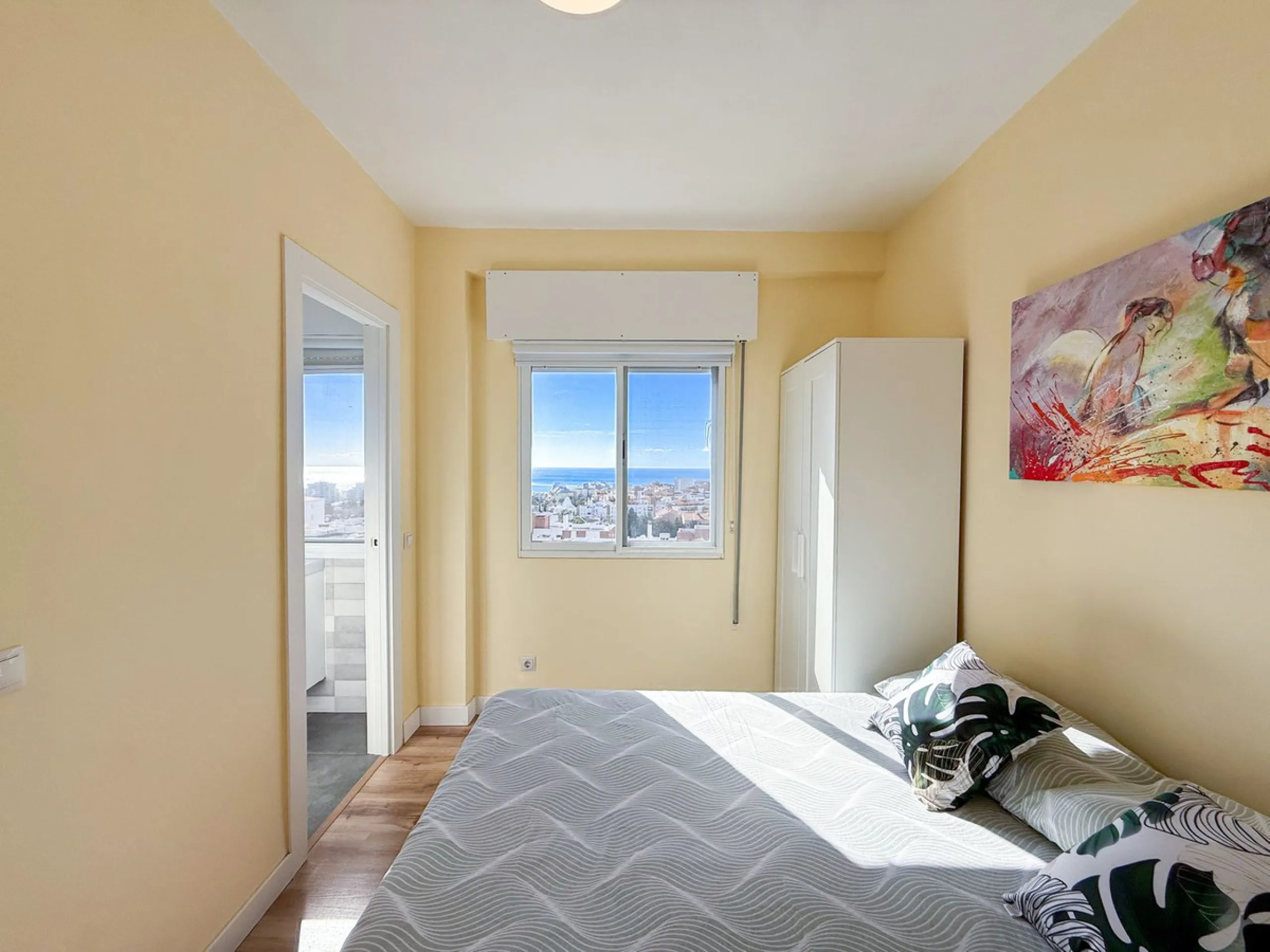Fully Renovated Corner Apartment with Sea Views in the Heart of Arroyo de la Miel