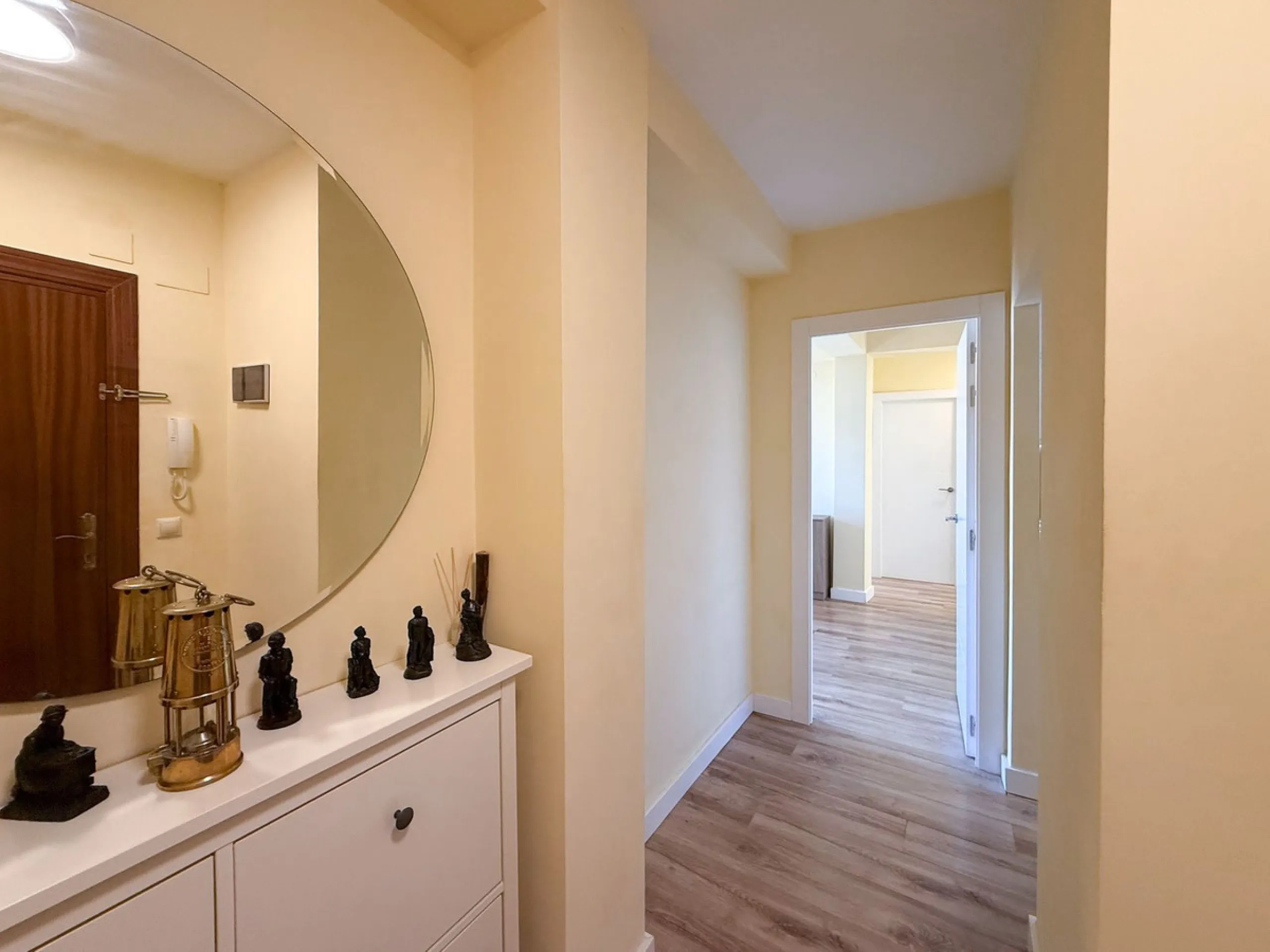 Fully Renovated Corner Apartment with Sea Views in the Heart of Arroyo de la Miel