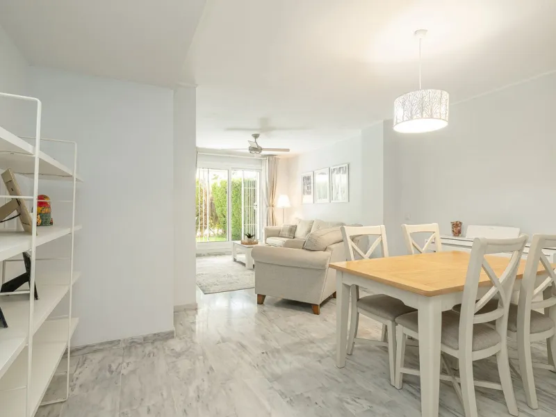 Beautiful and spacious 3-bedroom ground floor apartment located in Nueva Andalucía, Marbella. Set within a well-maintained and highly desirable community, the property is within walking distance of local amenities and the renowned Real Club de Pádel. The 