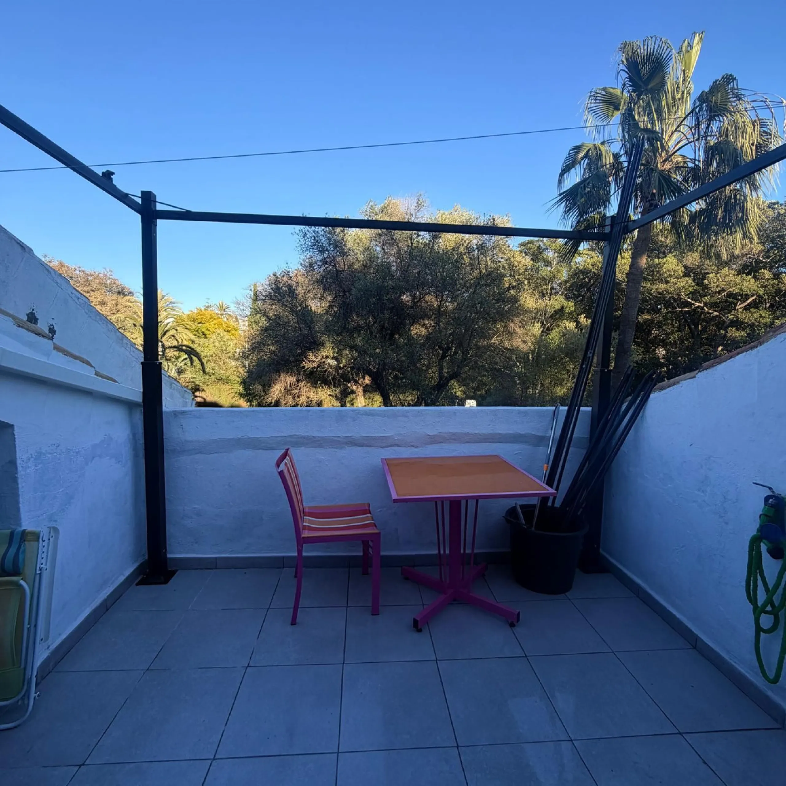 House - Townhouse в продаже в Marbella, Málaga. В доме 2 спален и 2 ванных комнат. Площадь дома 113 м²