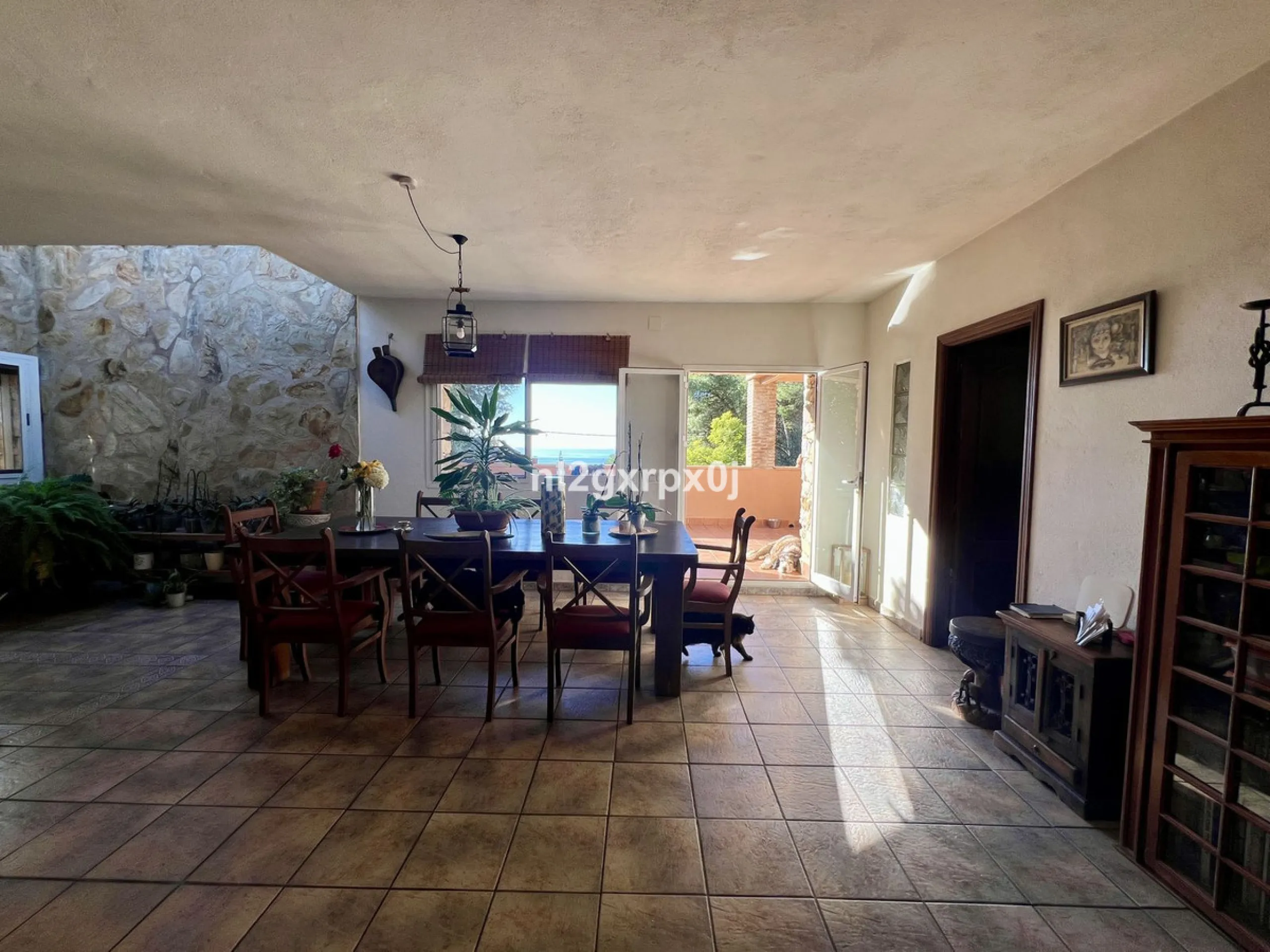 House - Detached Villa в продаже в Marbella, Málaga. В доме 5 спален и 3 ванных комнат. Площадь дома 397 м². Площадь участка 1220 м²