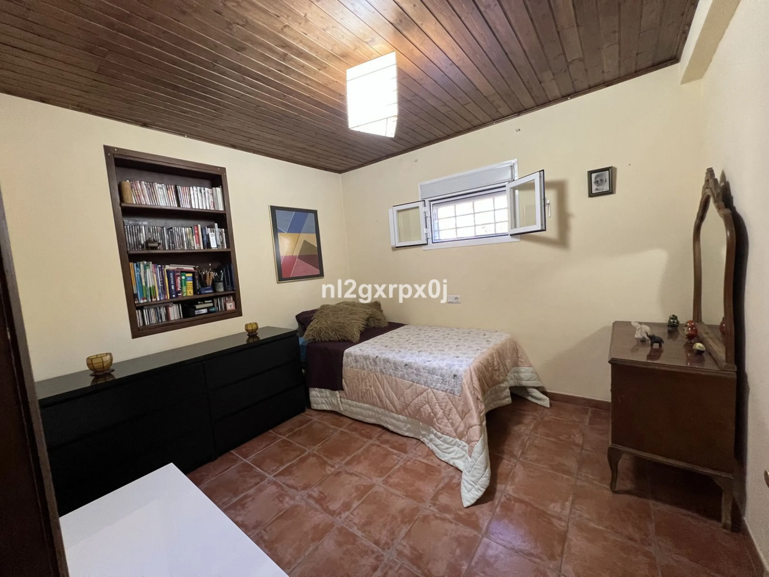 House - Detached Villa в продаже в Marbella, Málaga. В доме 5 спален и 3 ванных комнат. Площадь дома 397 м². Площадь участка 1220 м²