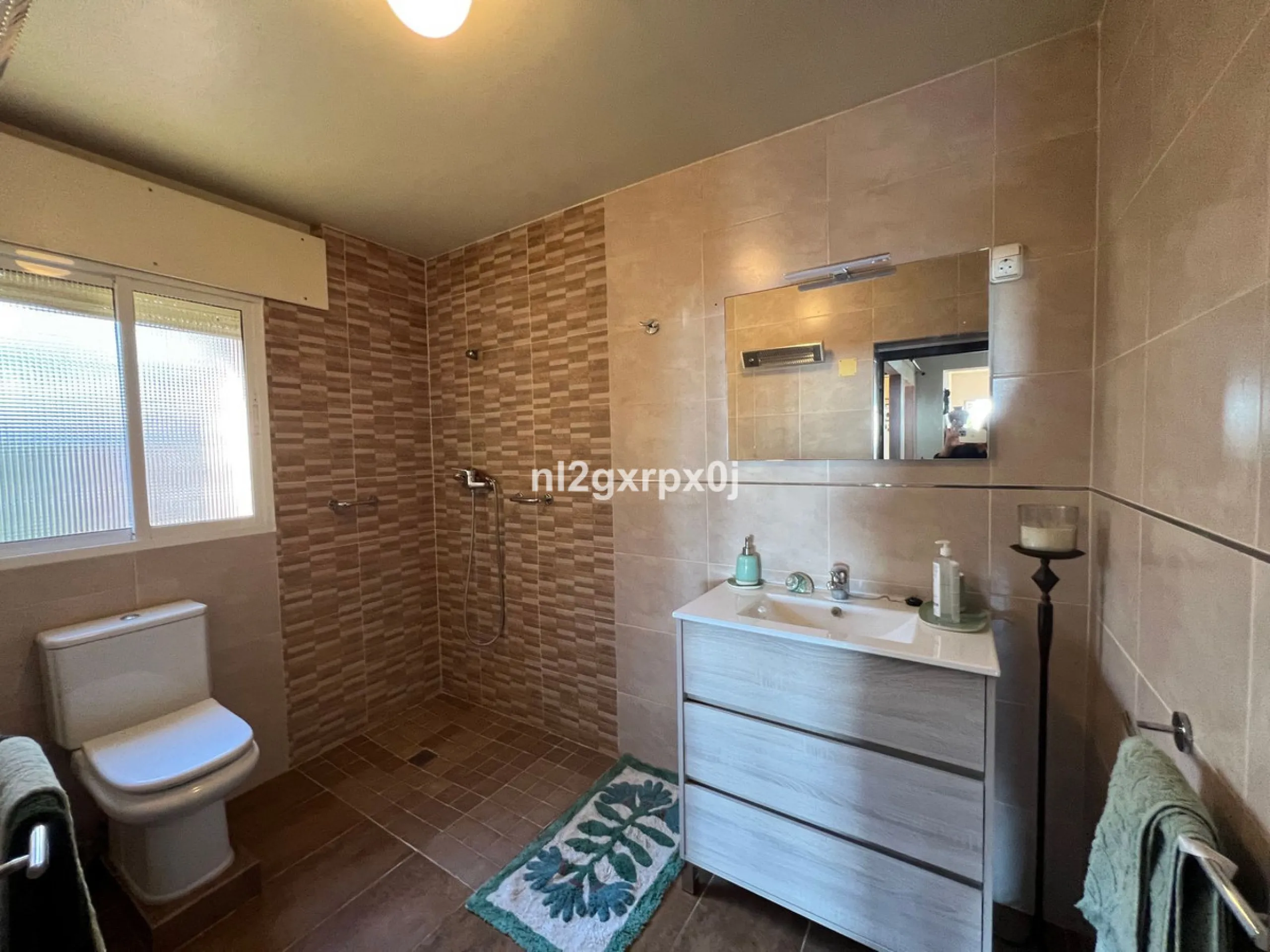 House - Detached Villa в продаже в Marbella, Málaga. В доме 5 спален и 3 ванных комнат. Площадь дома 397 м². Площадь участка 1220 м²