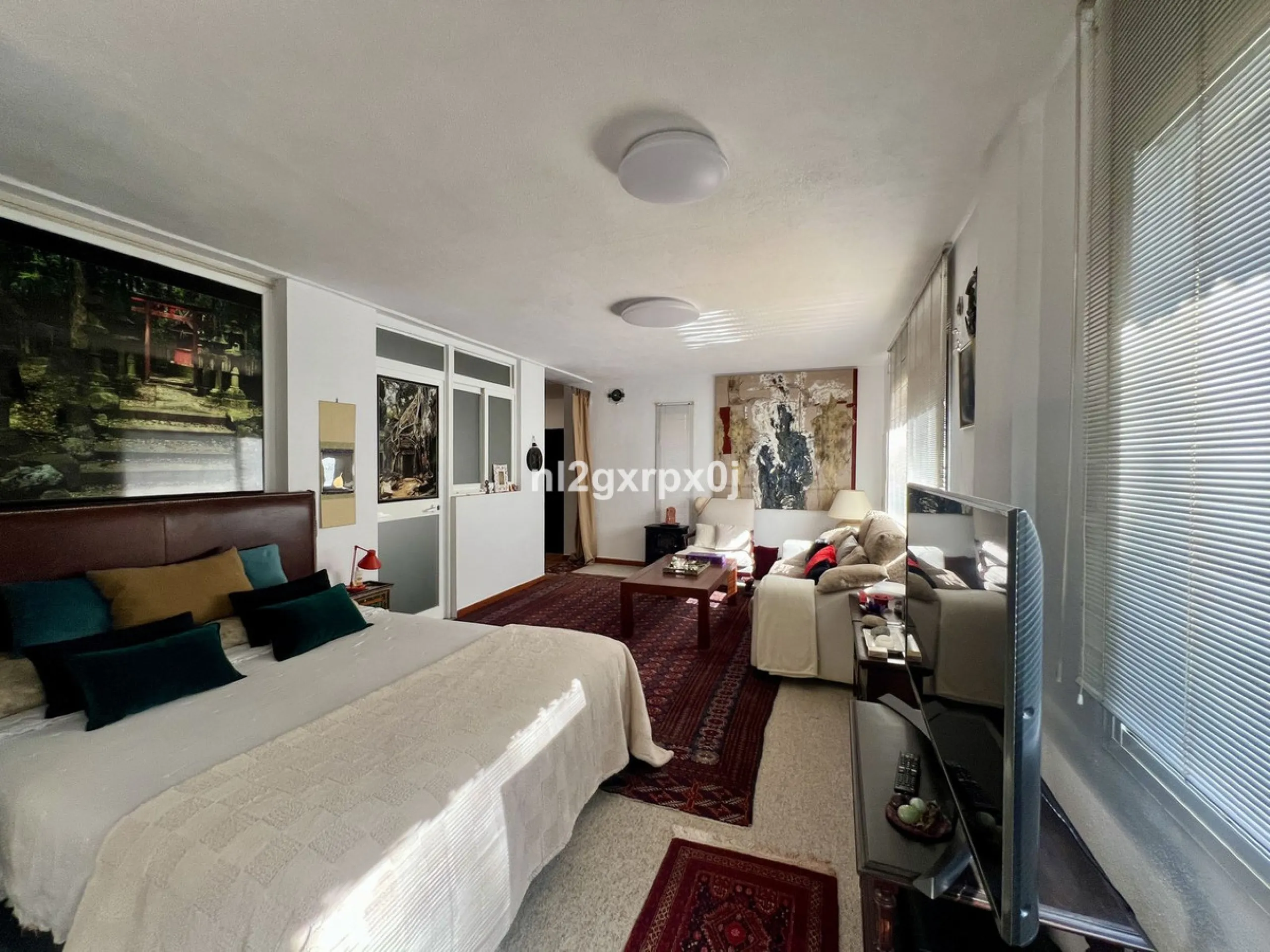 House - Detached Villa в продаже в Marbella, Málaga. В доме 5 спален и 3 ванных комнат. Площадь дома 397 м². Площадь участка 1220 м²