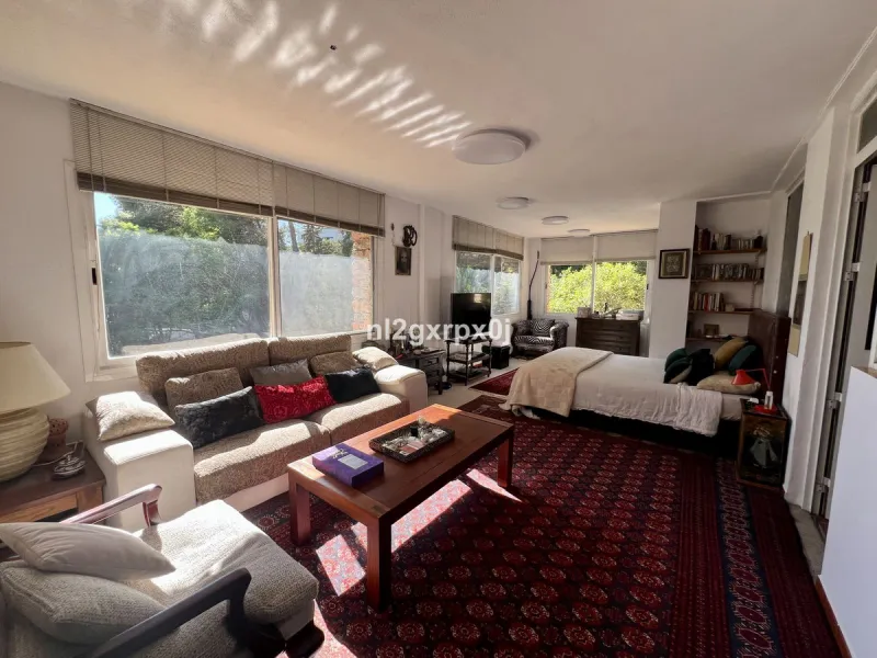 House - Detached Villa в продаже в Marbella, Málaga. В доме 5 спален и 3 ванных комнат. Площадь дома 397 м². Площадь участка 1220 м²