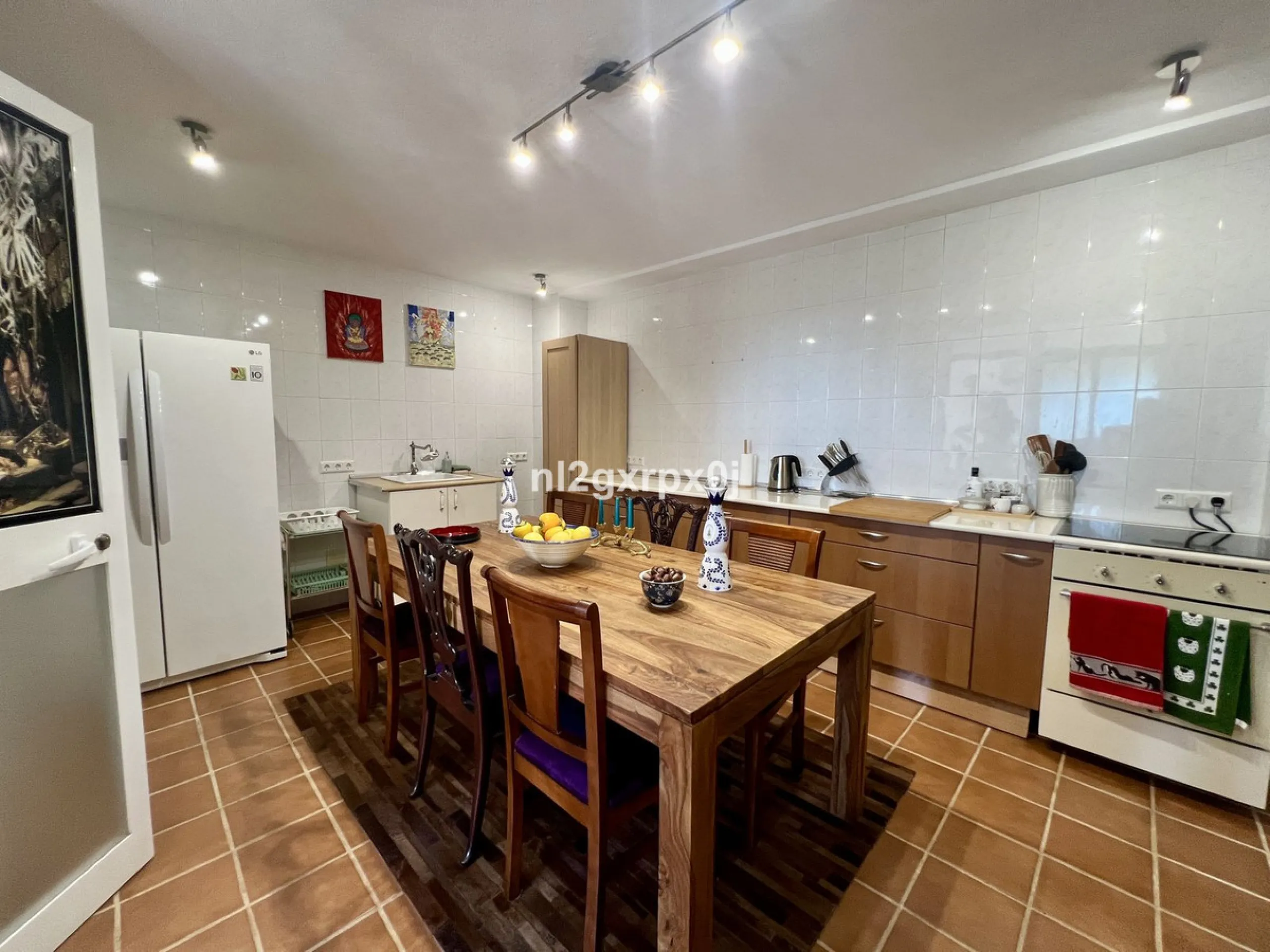 House - Detached Villa в продаже в Marbella, Málaga. В доме 5 спален и 3 ванных комнат. Площадь дома 397 м². Площадь участка 1220 м²