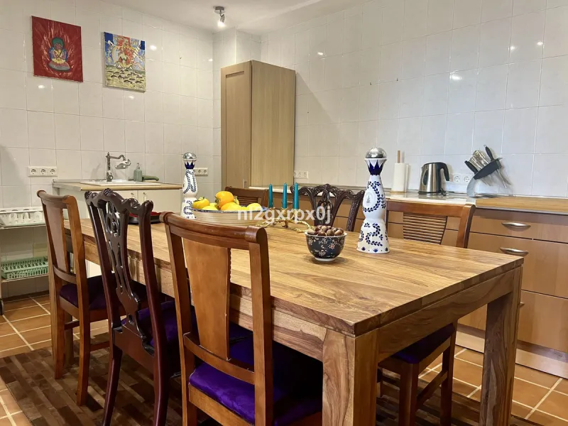 House - Detached Villa в продаже в Marbella, Málaga. В доме 5 спален и 3 ванных комнат. Площадь дома 397 м². Площадь участка 1220 м²