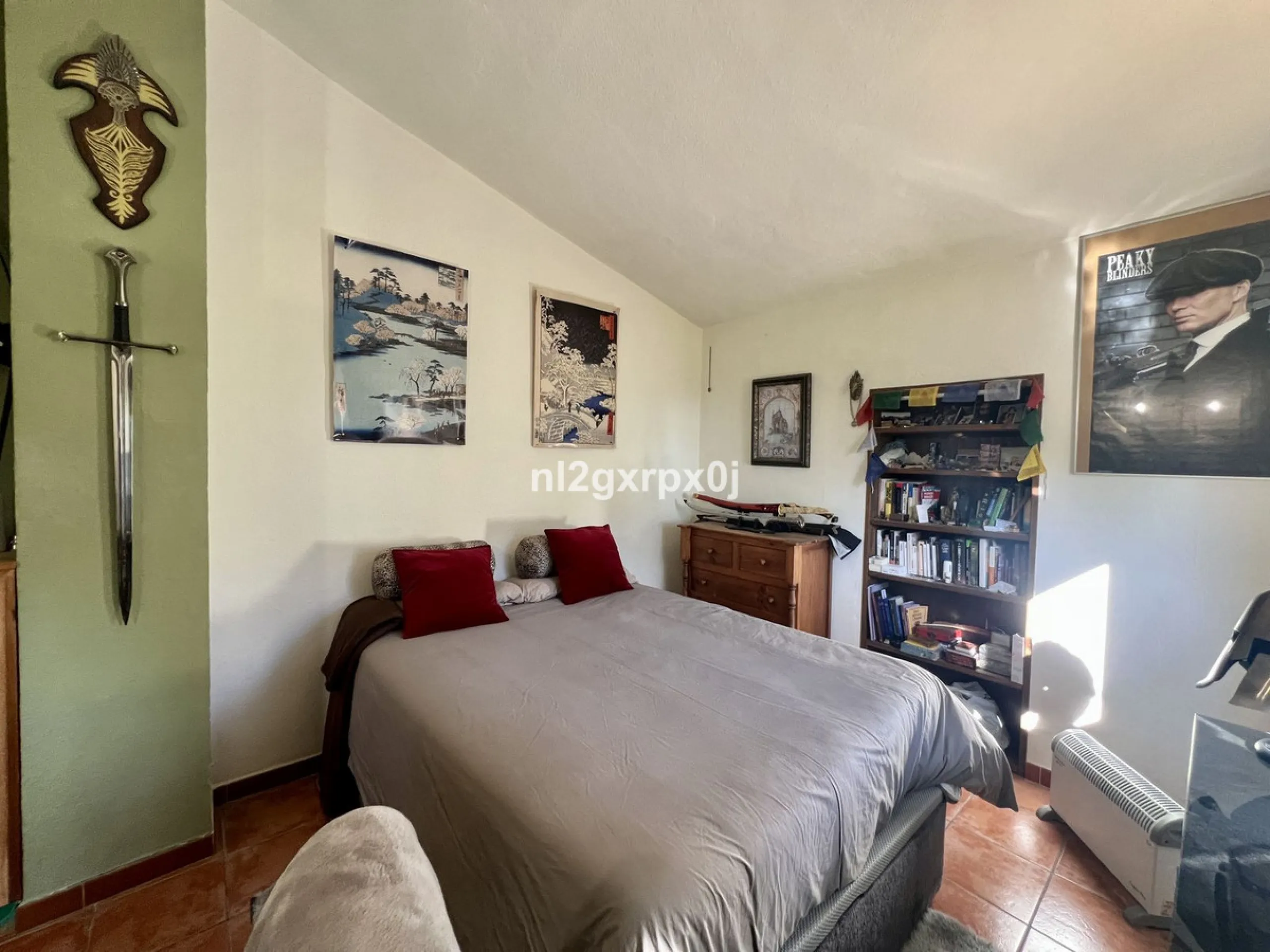 House - Detached Villa в продаже в Marbella, Málaga. В доме 5 спален и 3 ванных комнат. Площадь дома 397 м². Площадь участка 1220 м²
