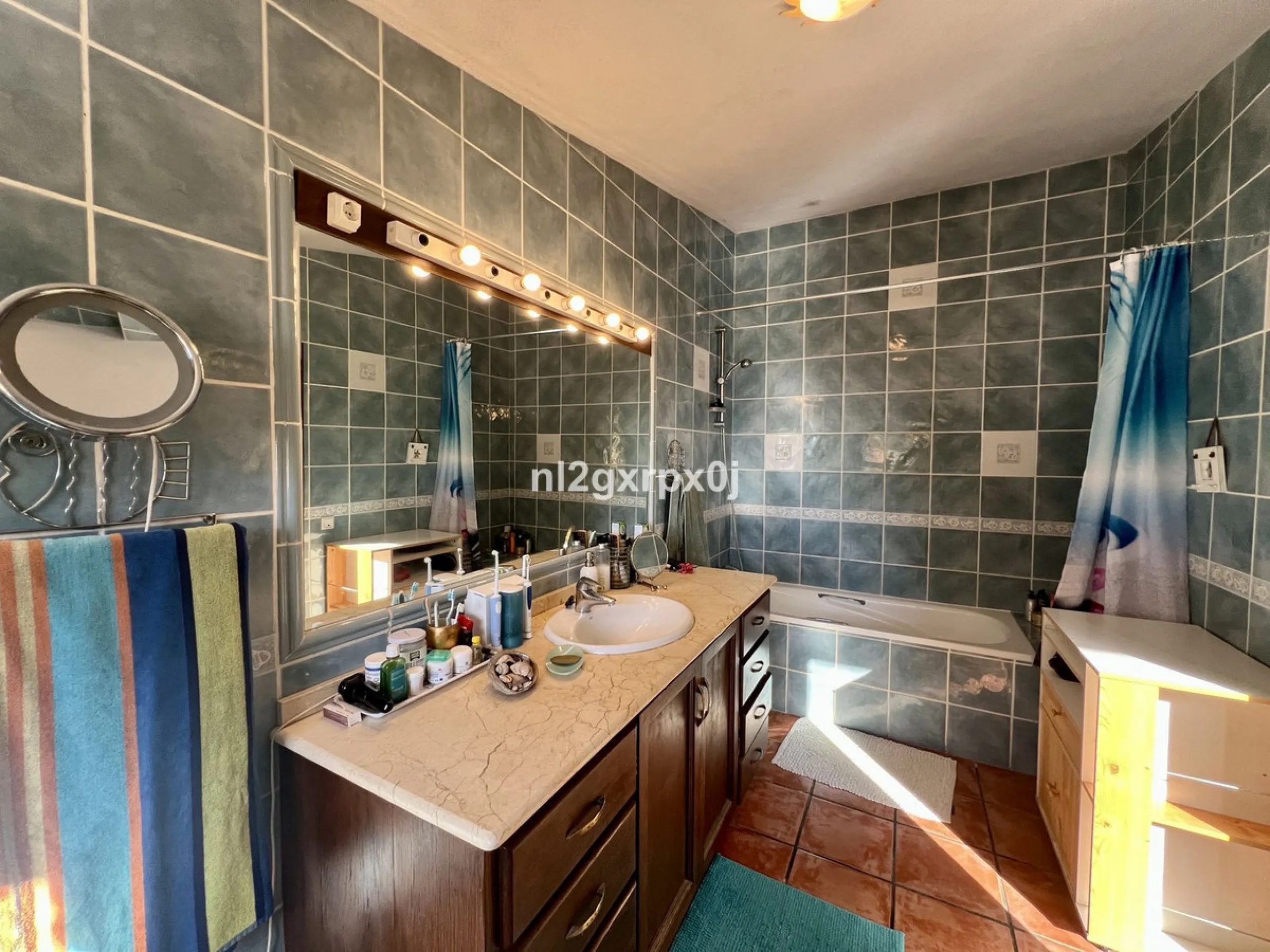 House - Detached Villa в продаже в Marbella, Málaga. В доме 5 спален и 3 ванных комнат. Площадь дома 397 м². Площадь участка 1220 м²